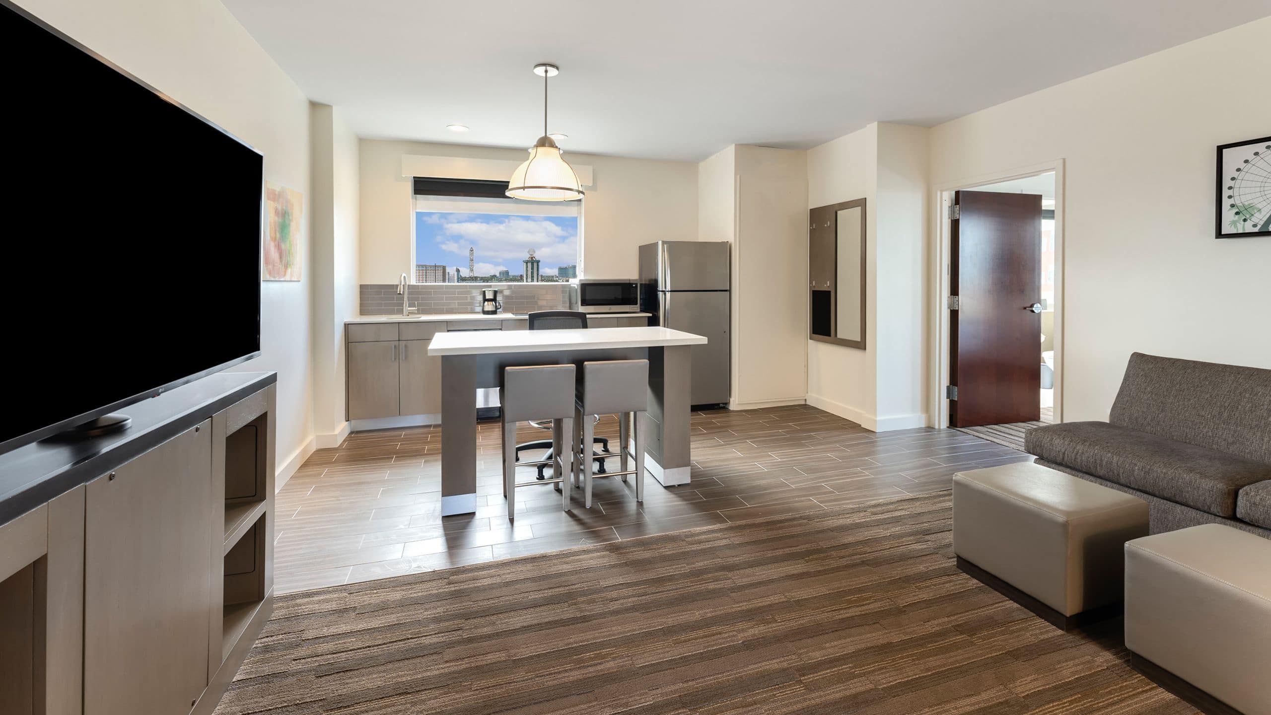 One Bedroom Kitchen Suite | King Bed (plus sofa bed) - Image 5