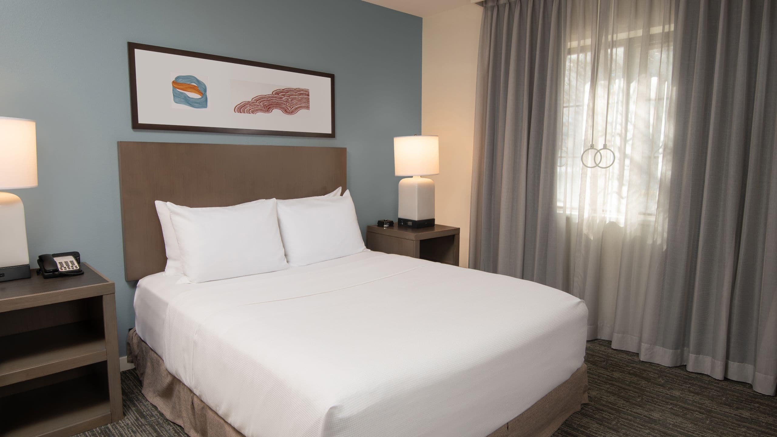 One Bedroom King Suite - Image 2