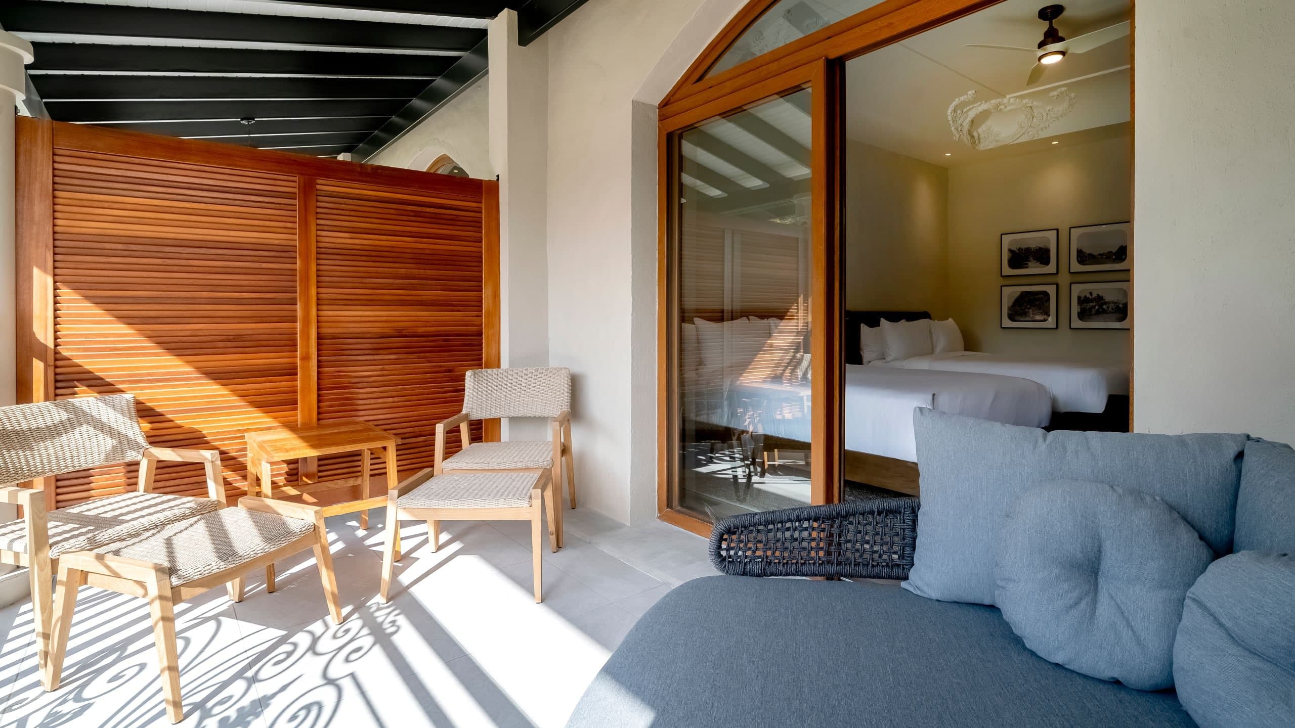 2 Queen Beds Accessible Roll-In Shower - Image 9