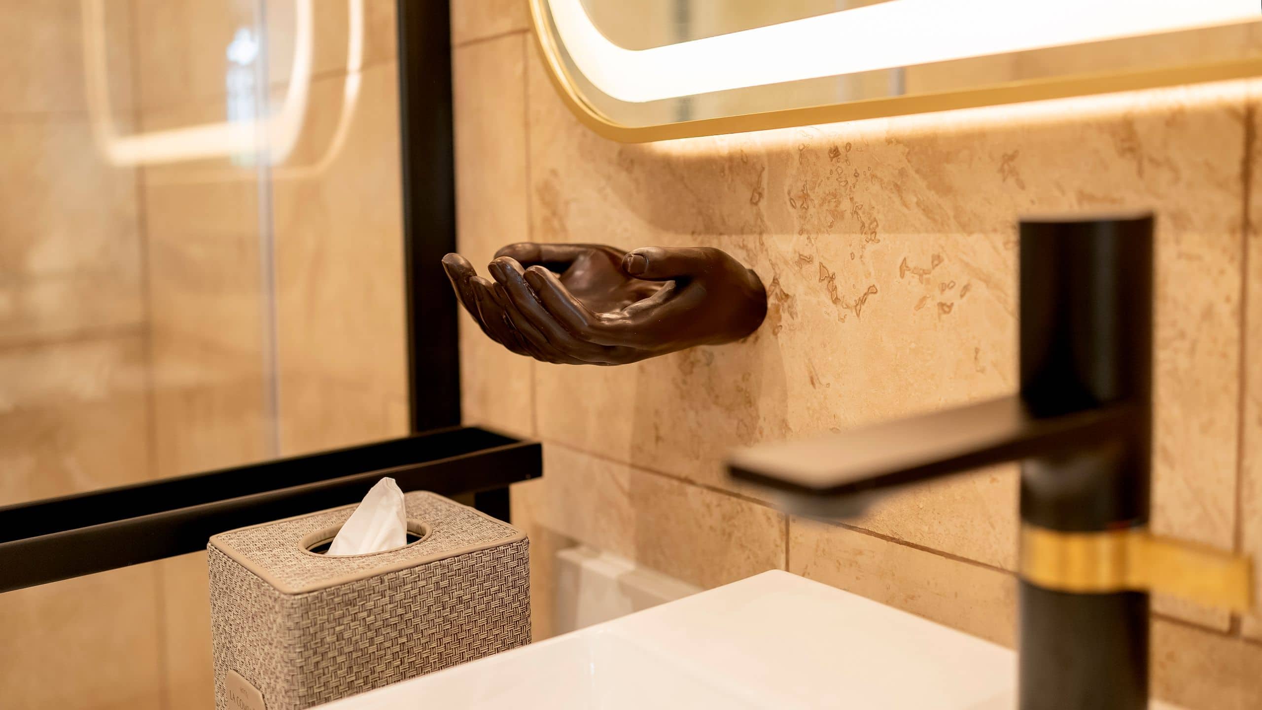 2 Queen Beds Accessible Roll-In Shower - Image 2