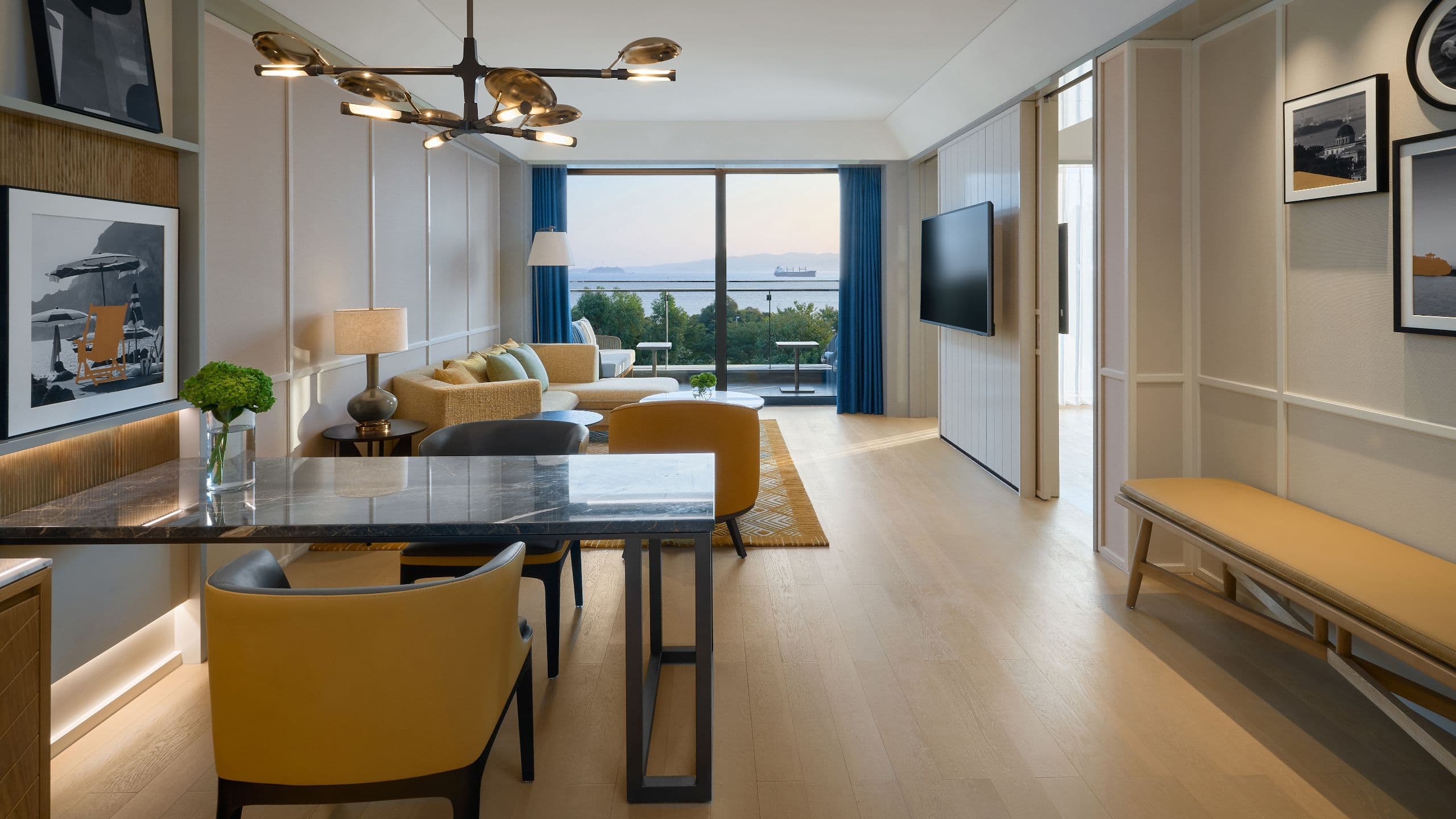 Premier Suite, 1 King Bed - Image 2