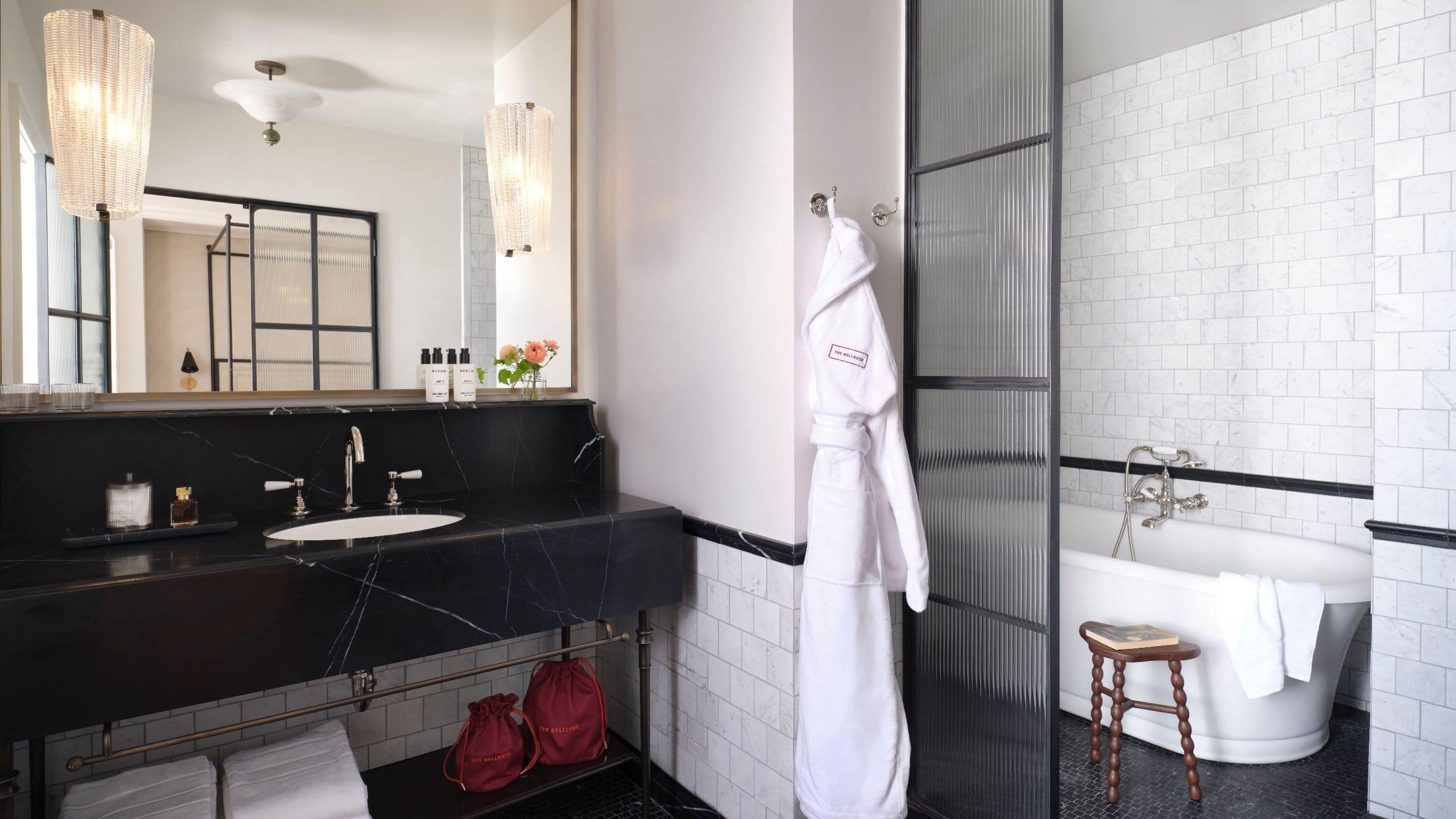 One Bedroom Corner Suite - Image 5