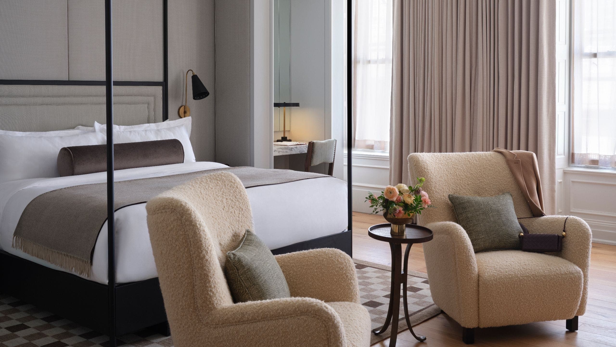 One Bedroom Corner Suite - Image 1