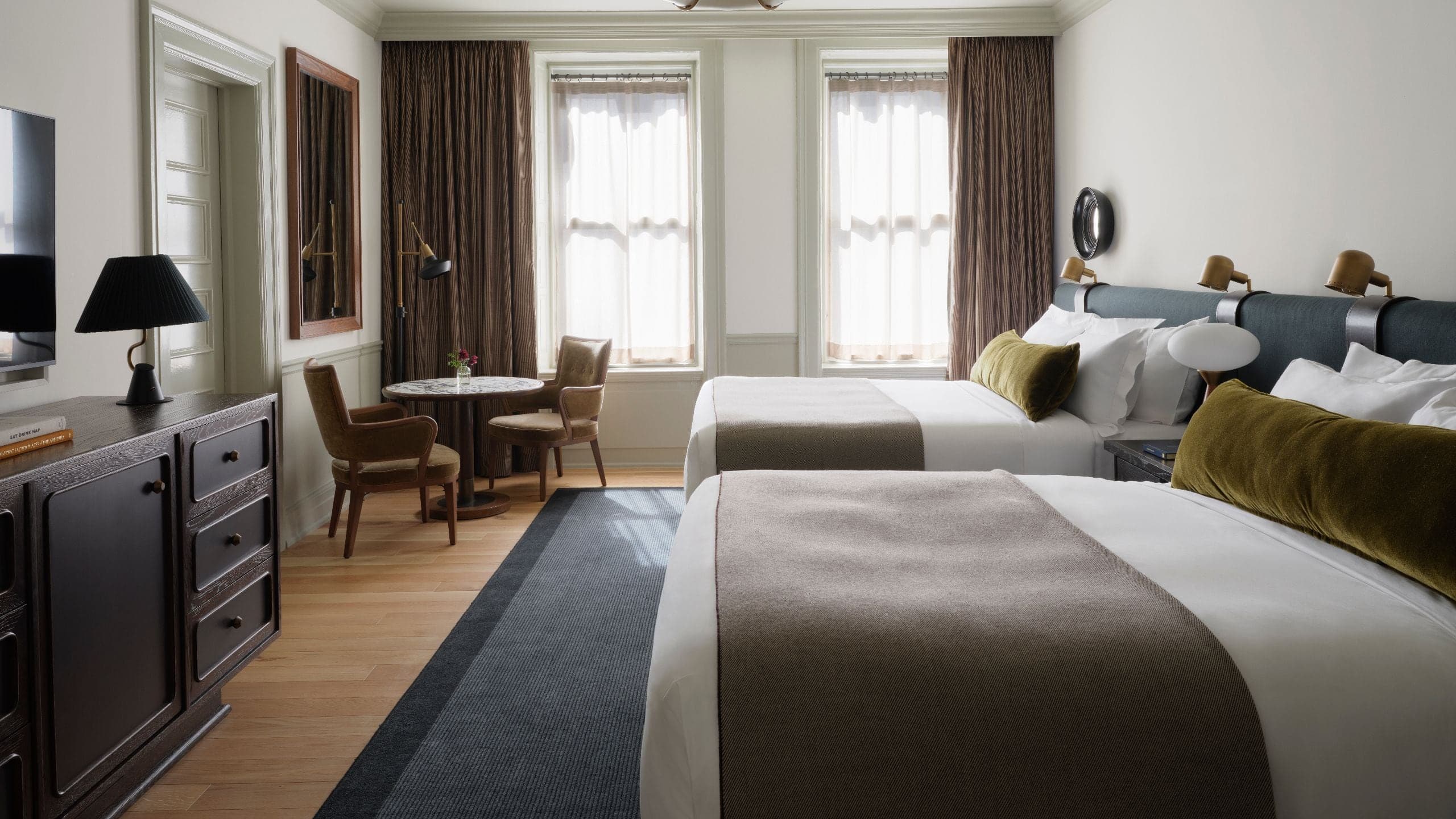 Two Queen Beds Deluxe With Accessible Tub - Image 2