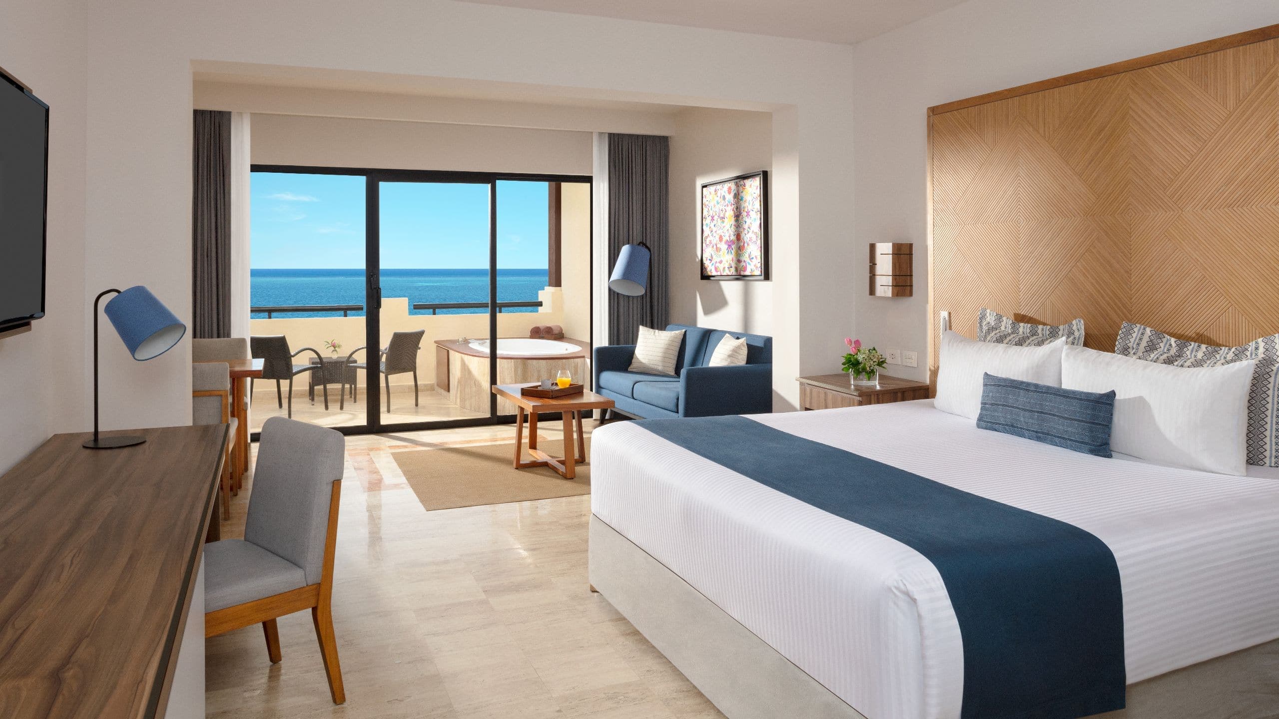 Preferred Club Junior Suite Ocean Front King - Image 1