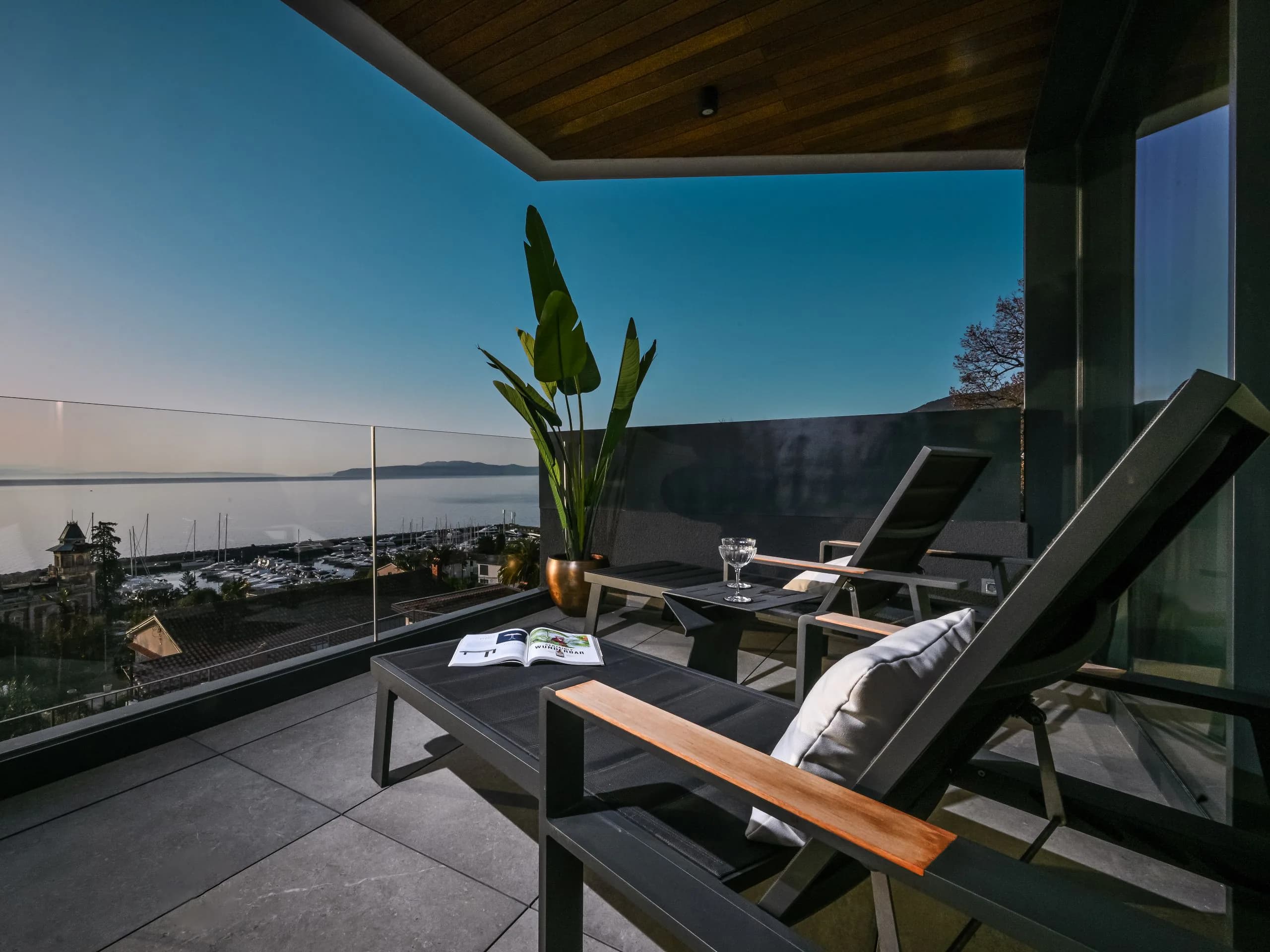 Sealeven Hotel & Residences - Image 1