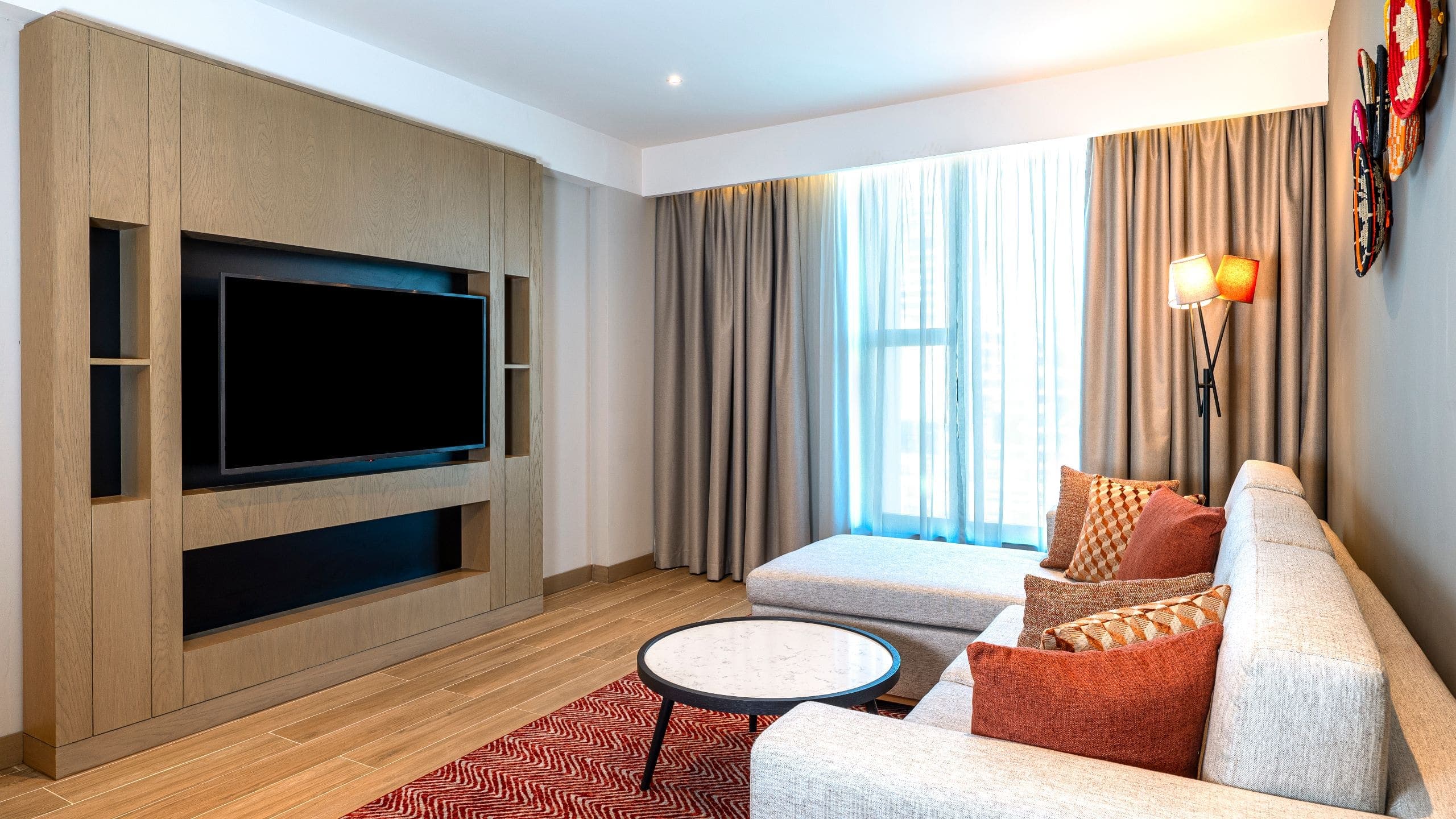 1 Bedroom 2 Twin Bed Suite With Kitchen - Image 1