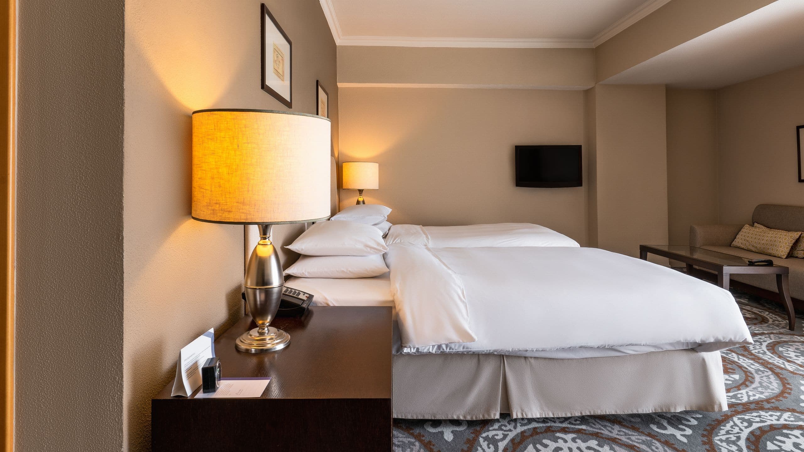 2 Twin Beds Deluxe - Image 4