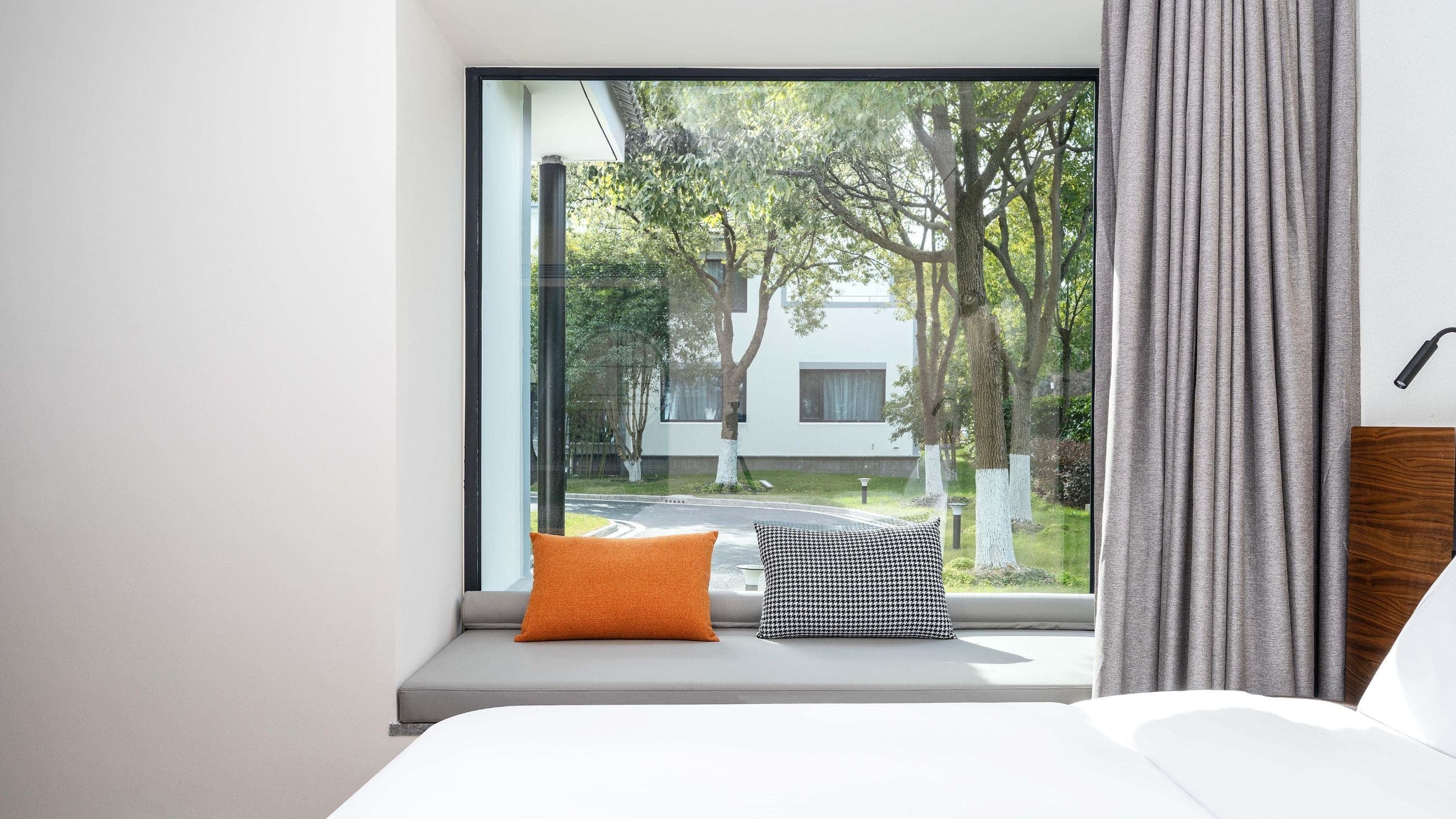 Superior Garden View King - Image 2