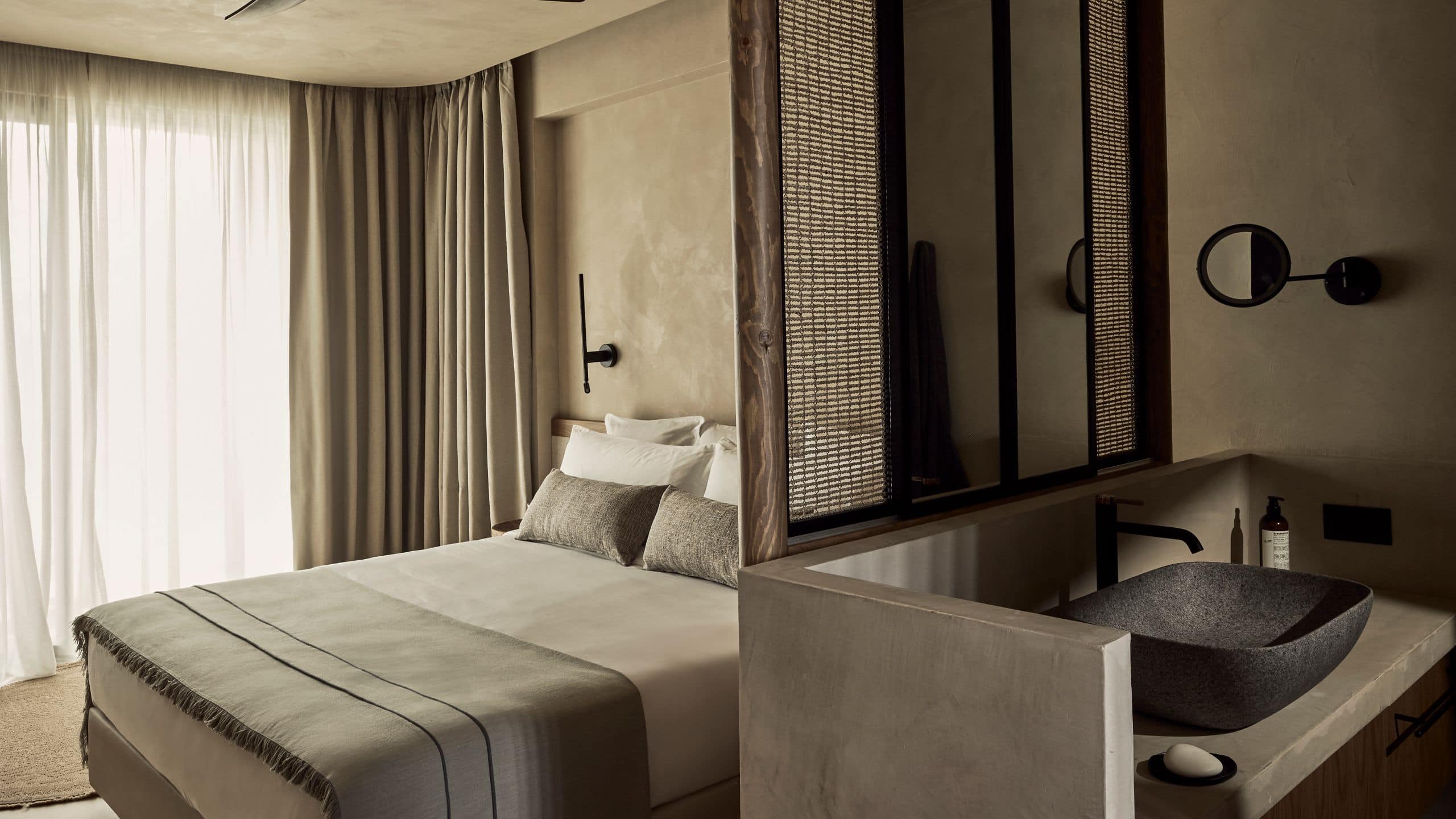 1 King Bed - Image 4