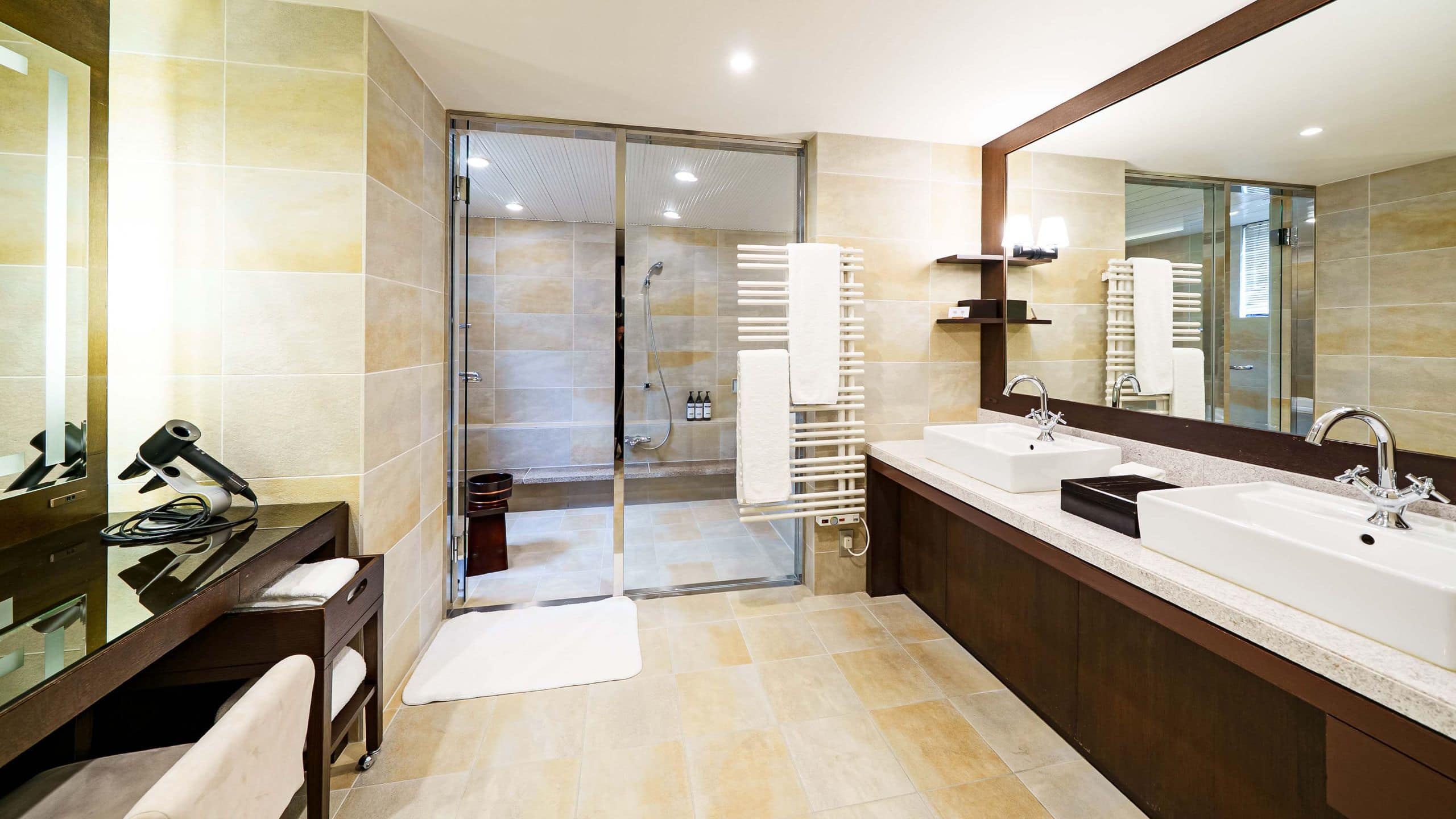 Regency Suite, 2 Twin Beds , Tatami Living - Image 5