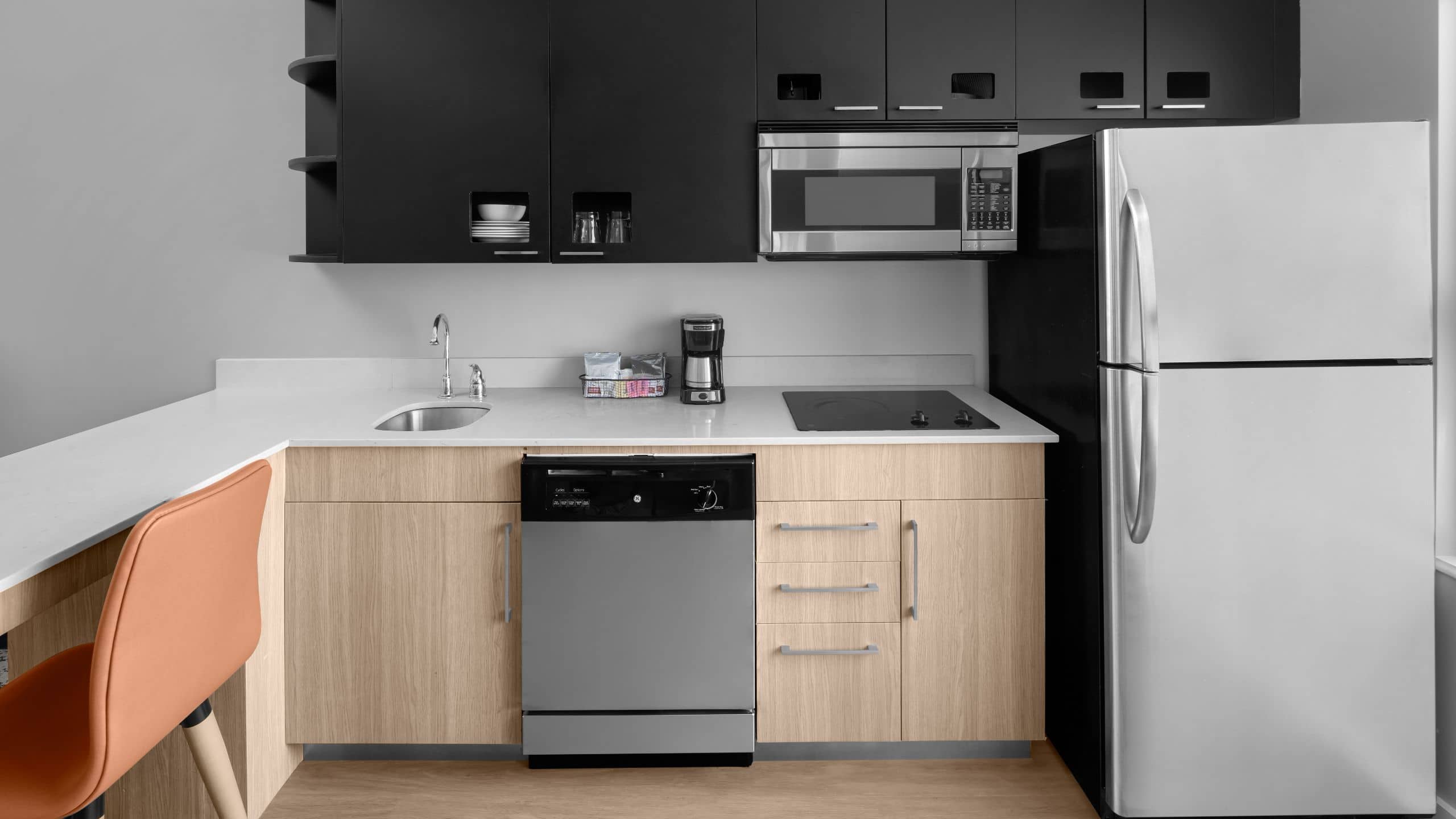 One Bedroom King Suite - Image 1