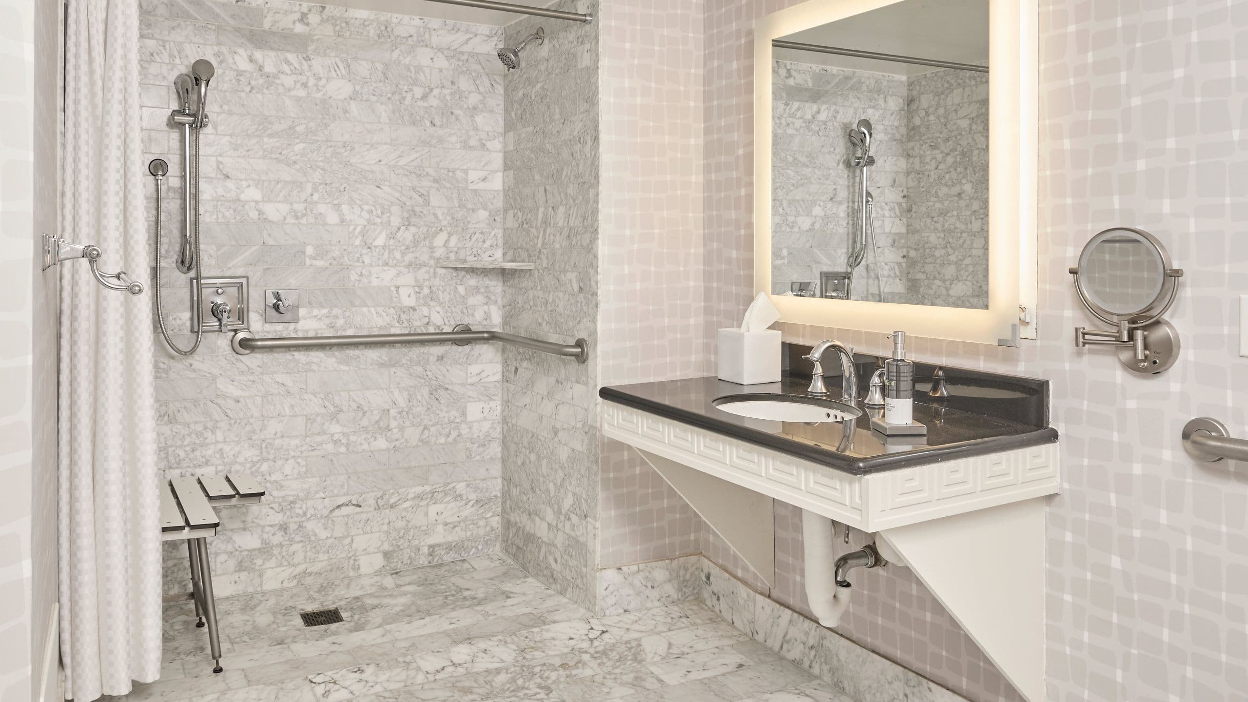 2 Queen Beds Accessible Roll-In Shower - Image 2