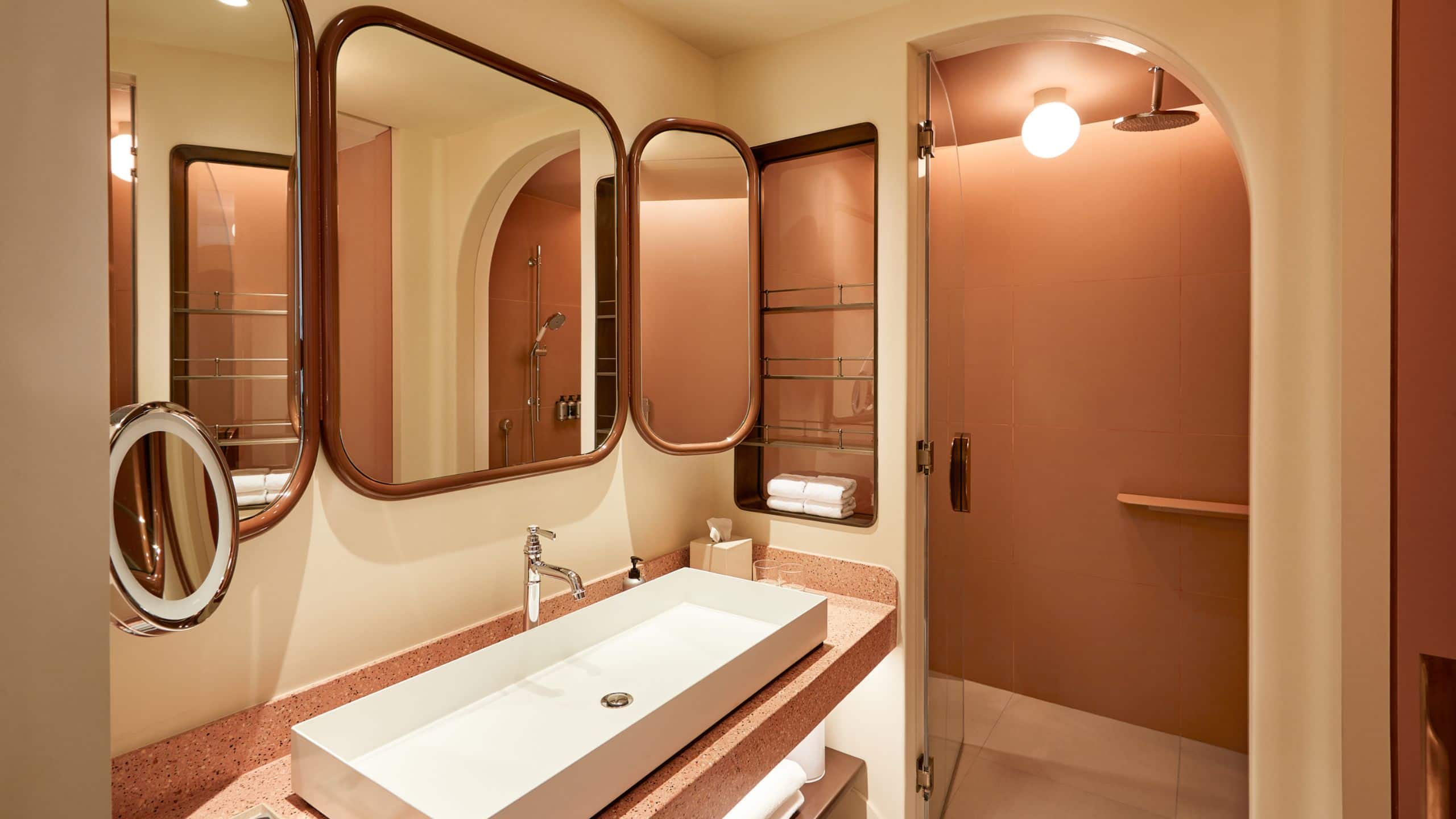 The Standard, Bangkok - Image 5