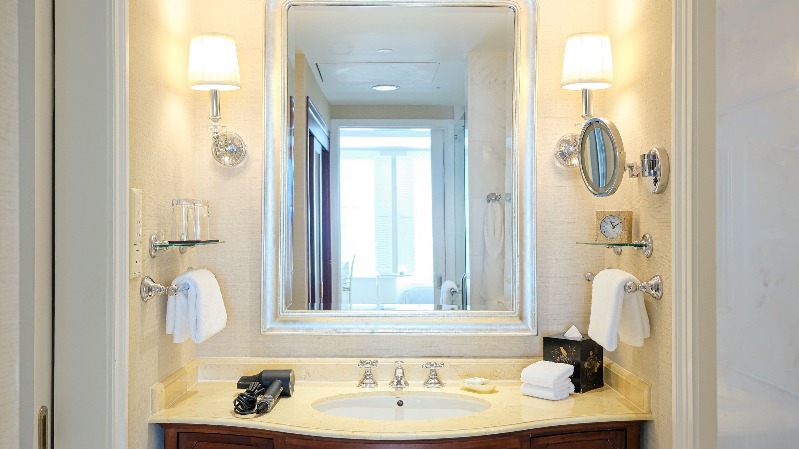 1 King Bed - Image 5