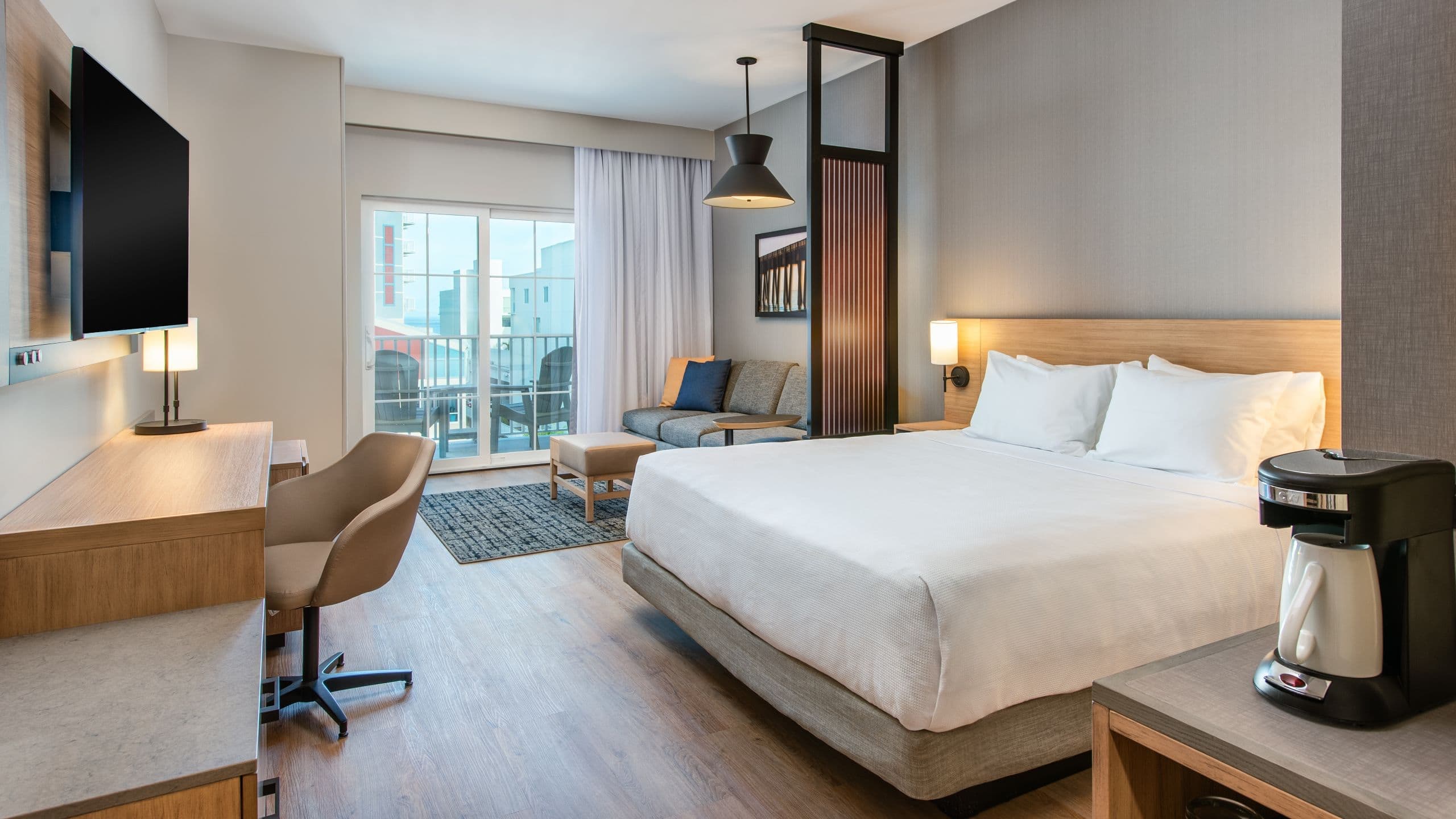 City View / King Bed - Image 1