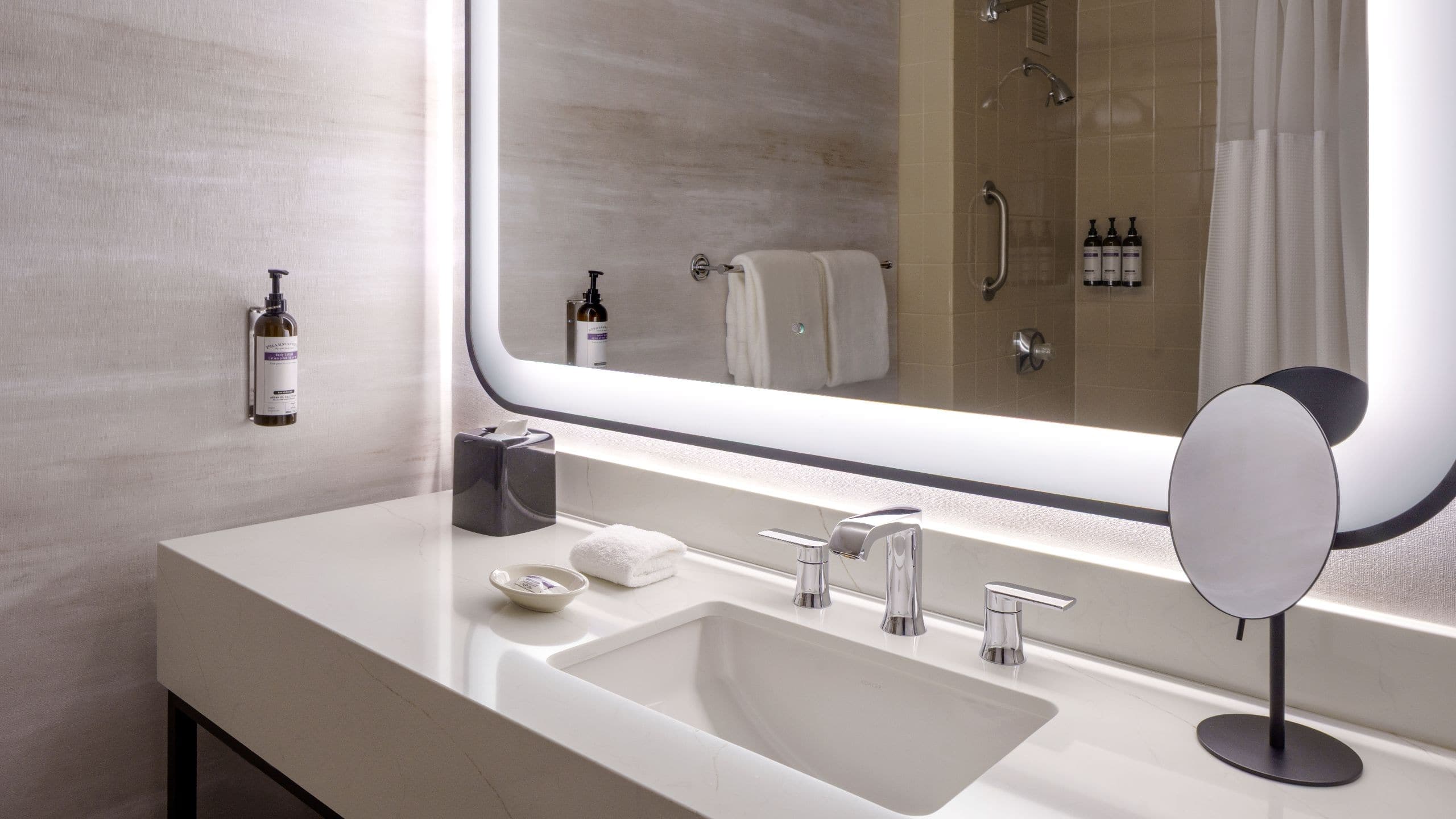 Town Center Suite - Image 5