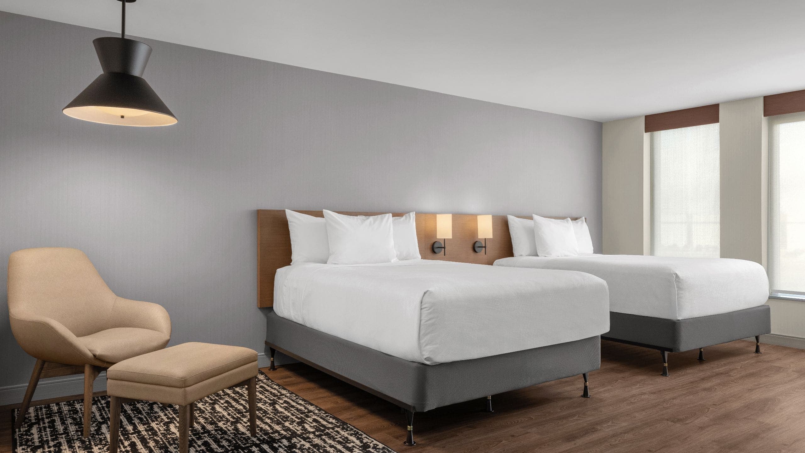 Accessible 2 Queen Beds with Roll-In Shower (Plus Sofa Bed) - Image 3