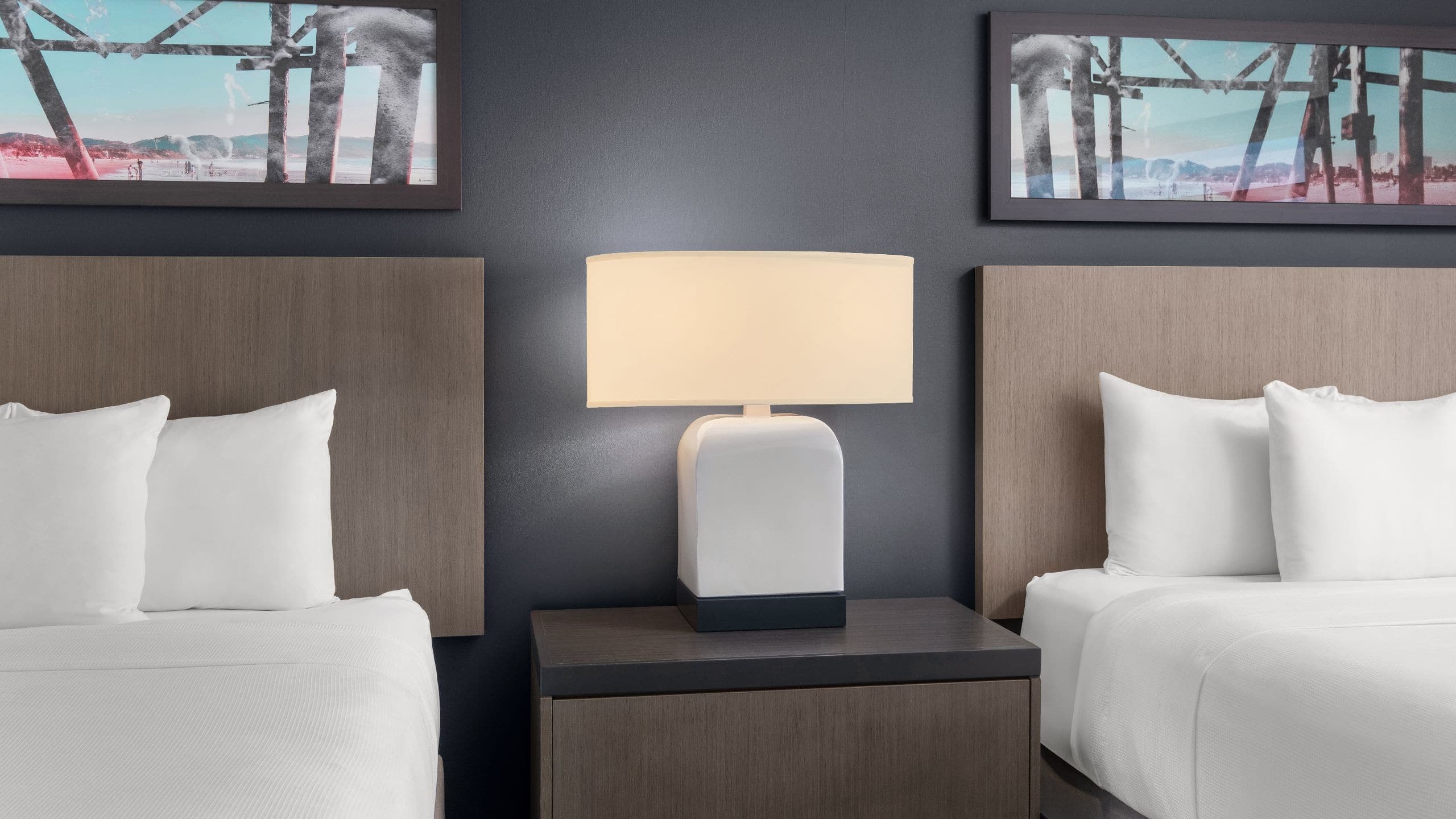 One Bedroom Two Queen Suite - Image 1