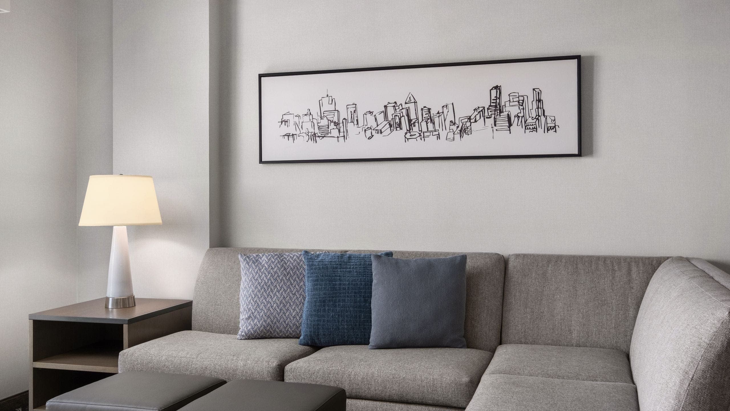 One Bedroom Two Queen Suite - Image 5