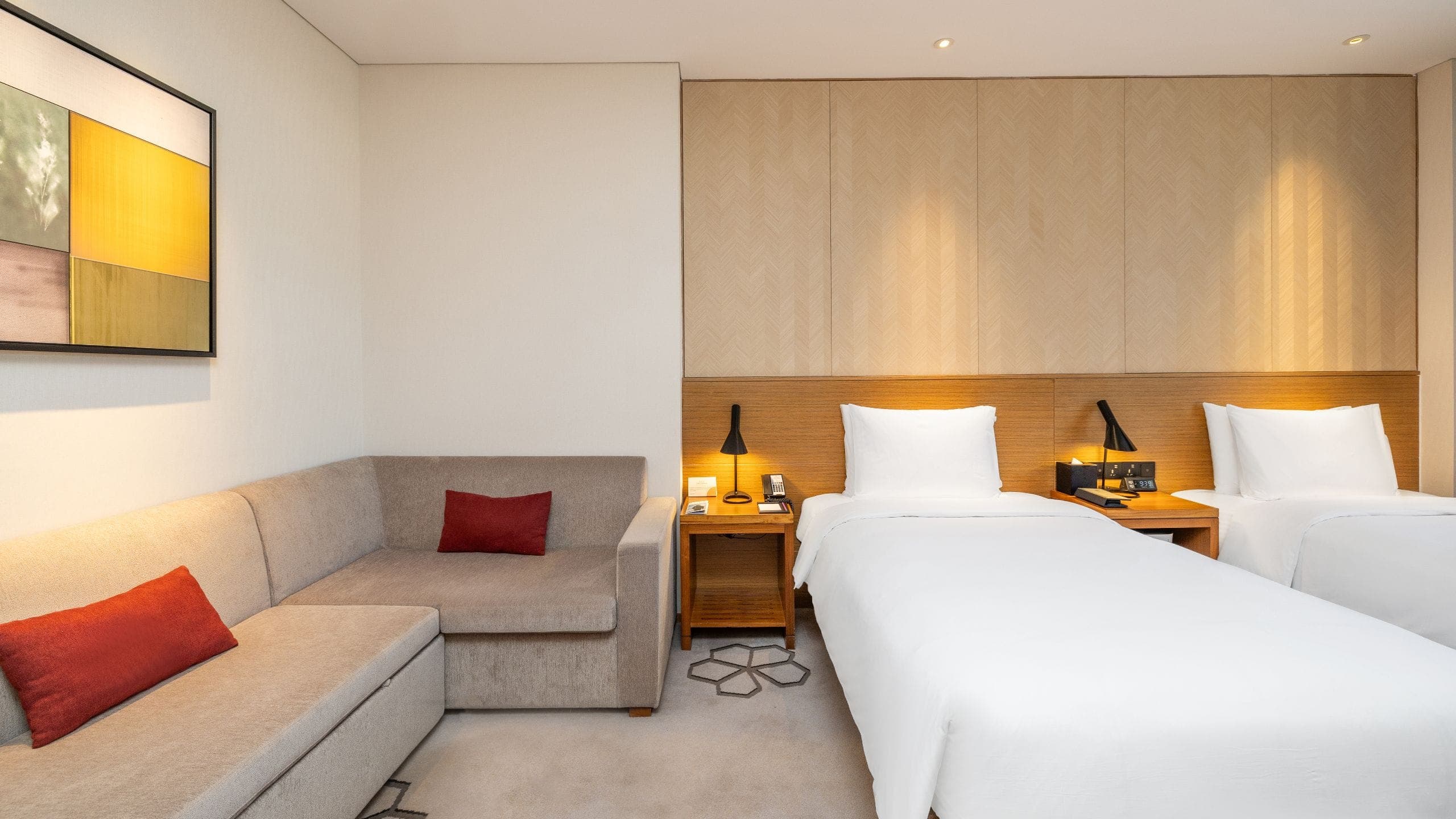2 Twin Beds - Image 3