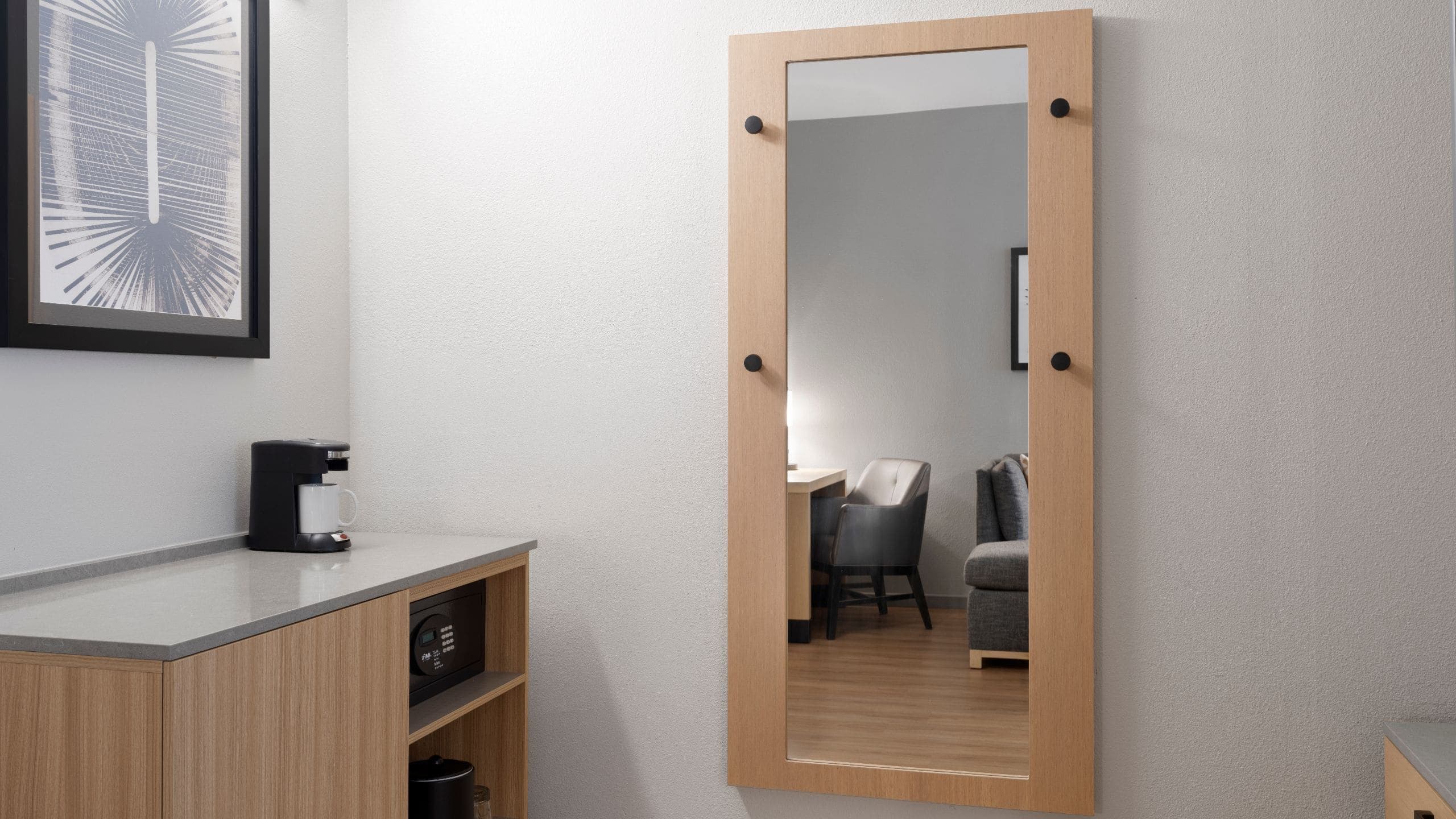 Two Queen Beds (with Sofa Bed) - Image 4