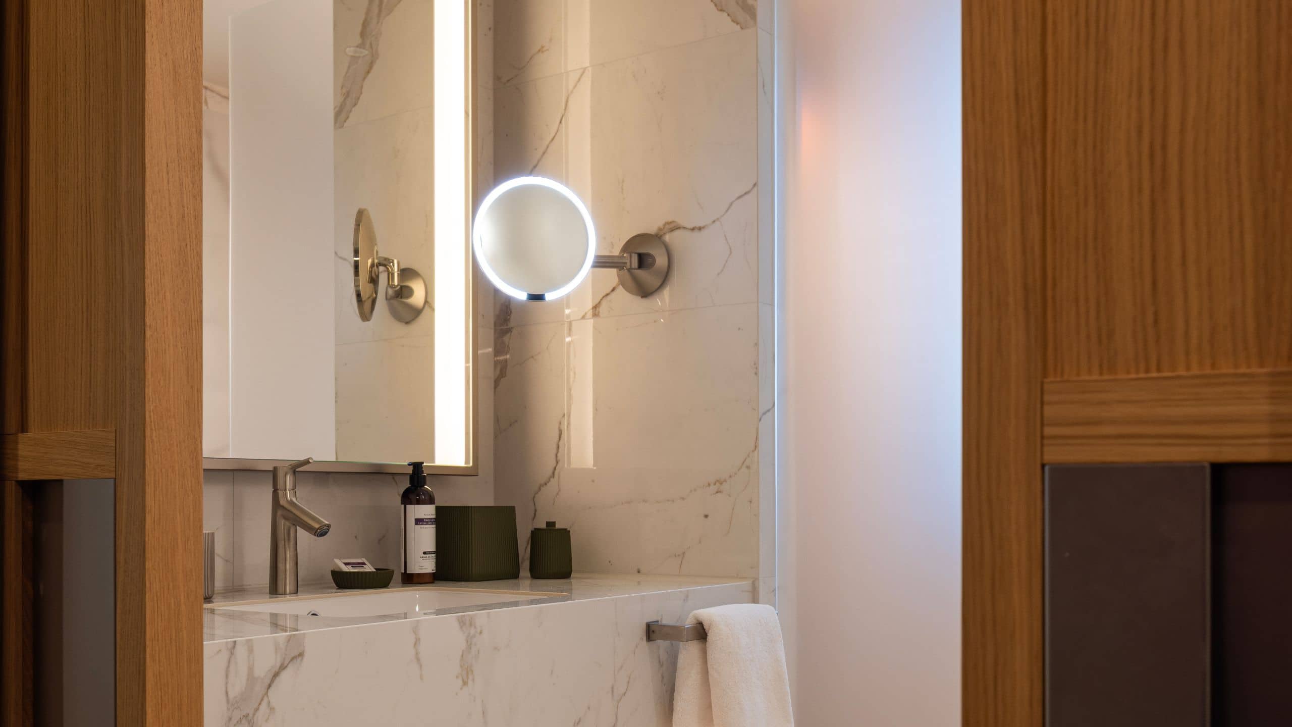 2 Twin Beds, Sea View - Image 5