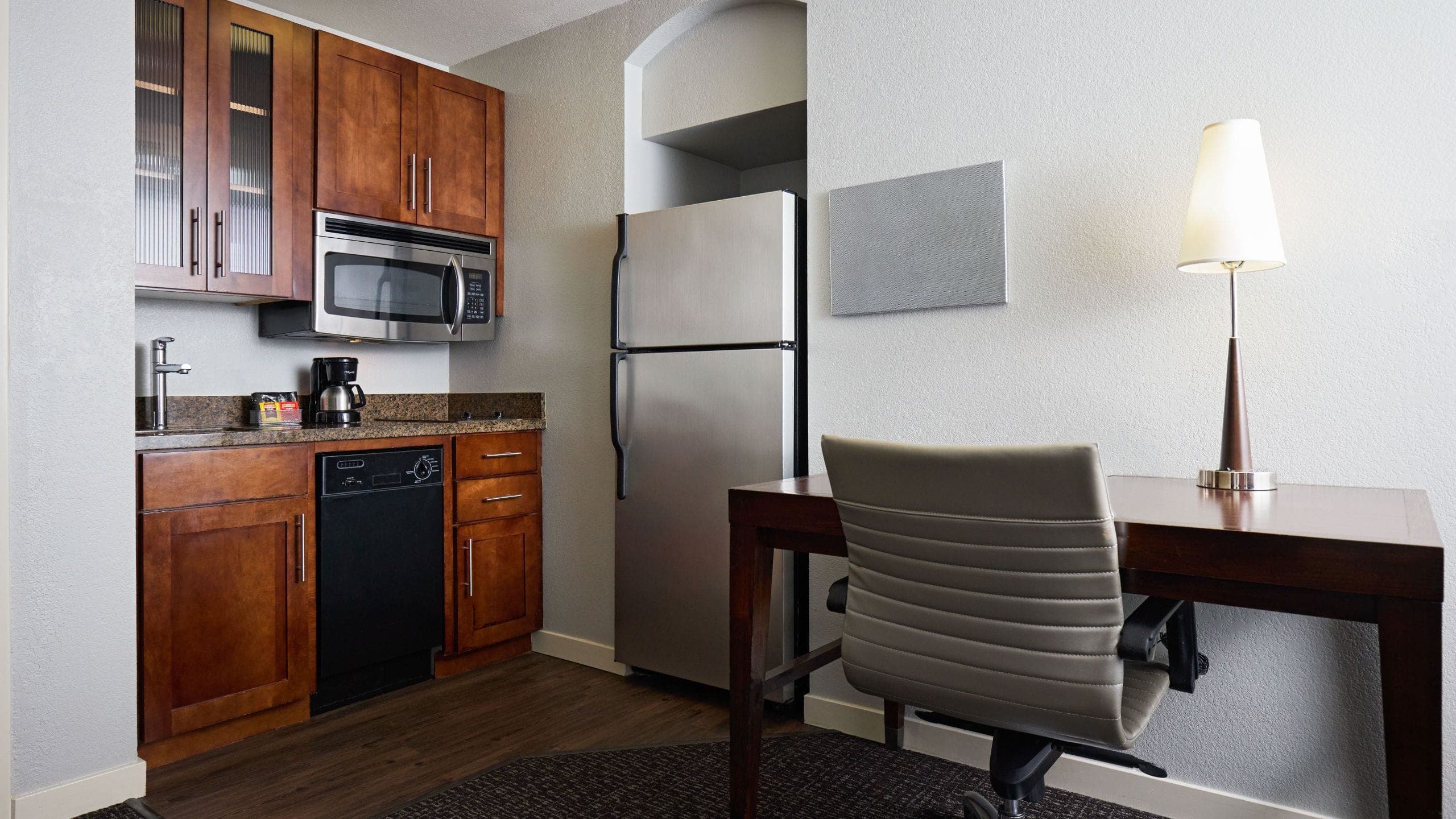Studio Kitchen - Image 3