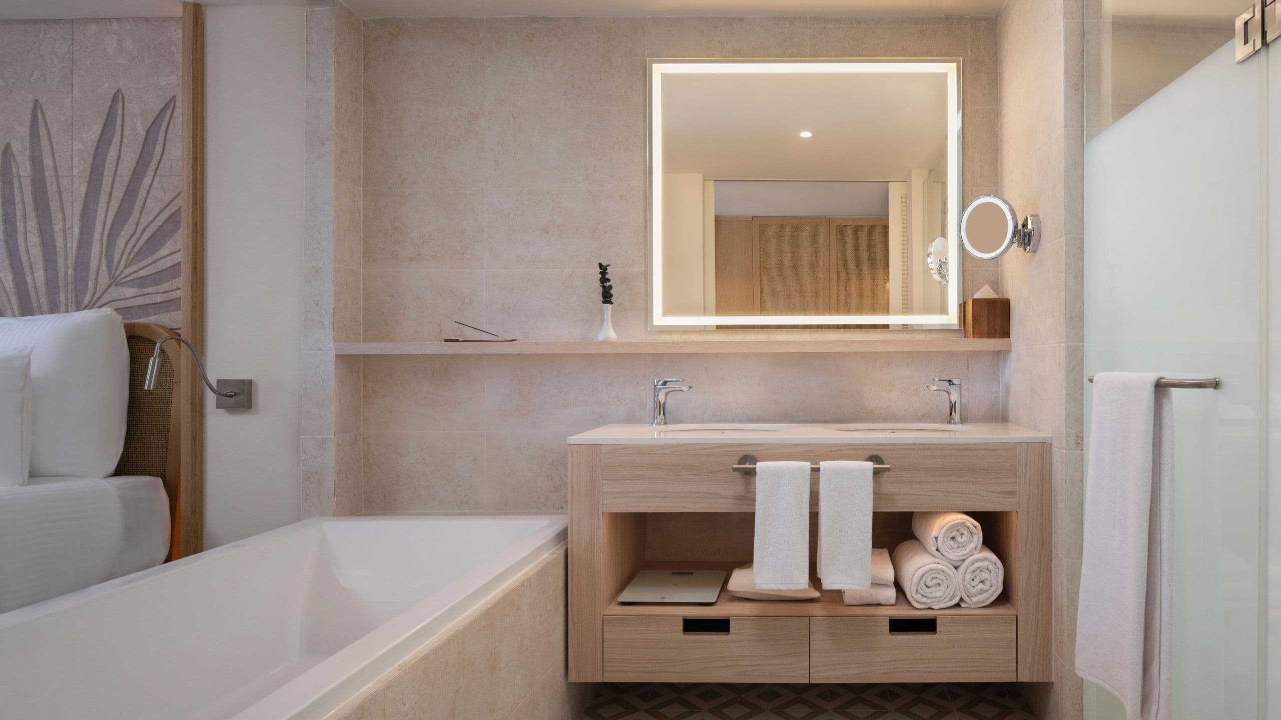 Preferred Club JR Suite Partial Ocean View Double Beds - Image 1