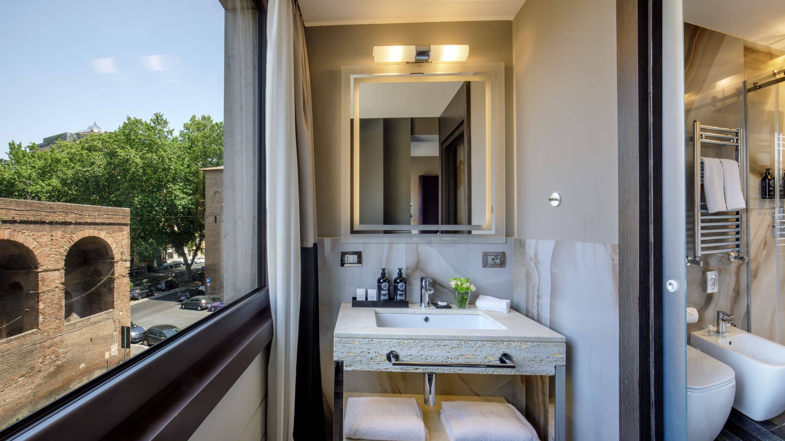 1 King Bed - Image 6