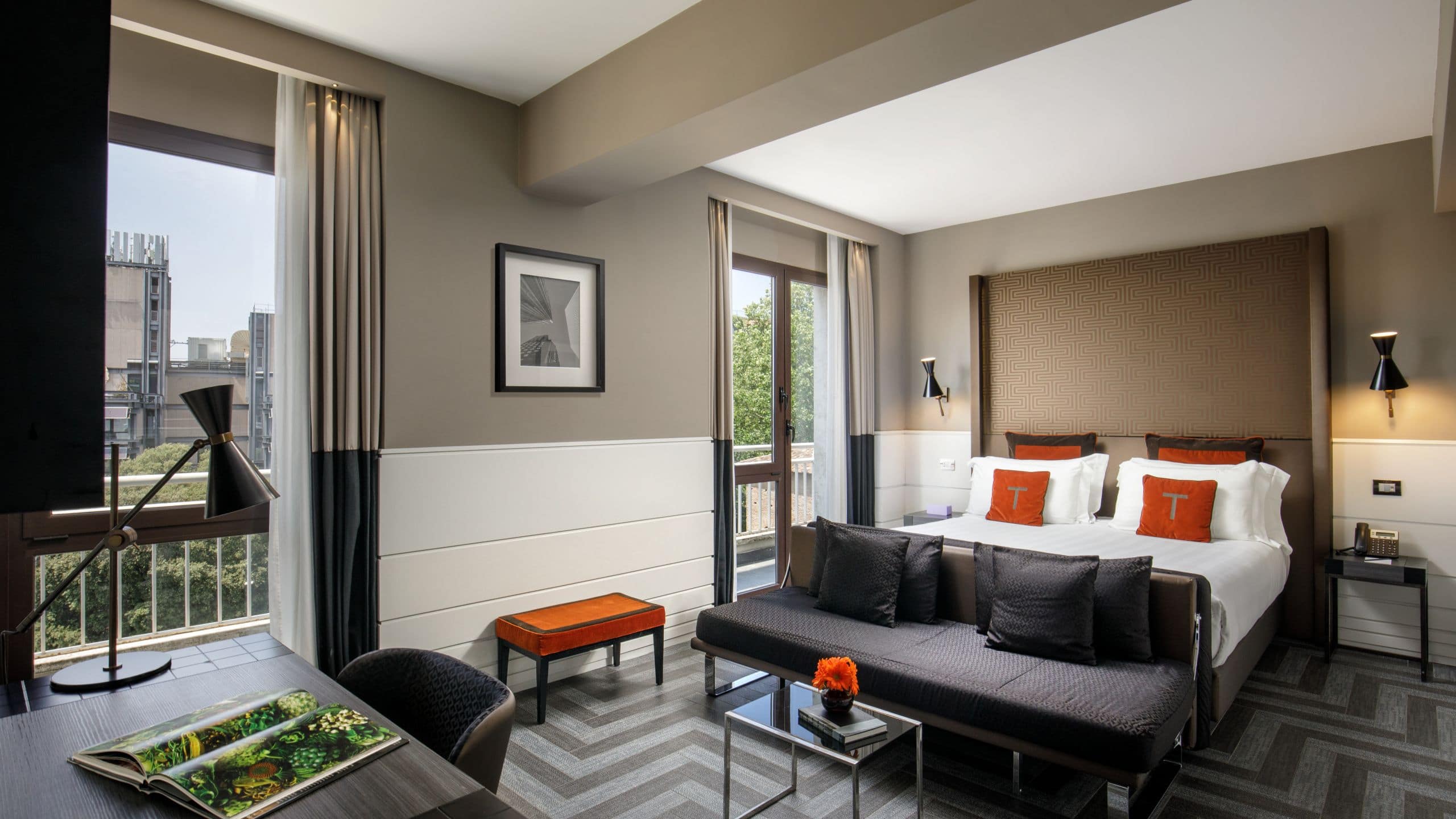 1 King Junior Suite - Image 1