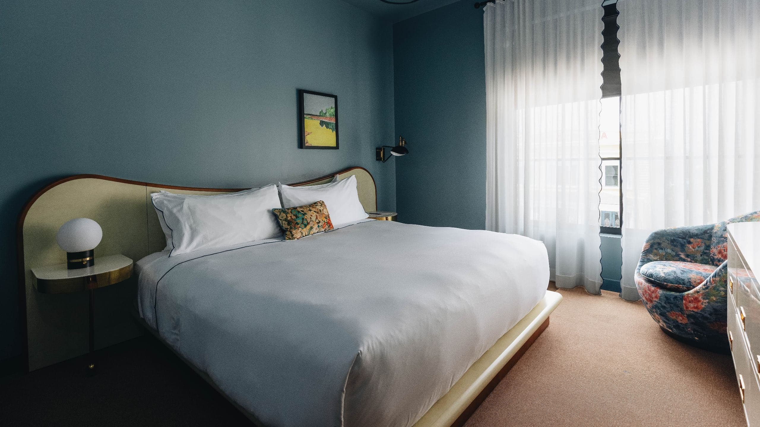 1 King Bed Petite - Image 1