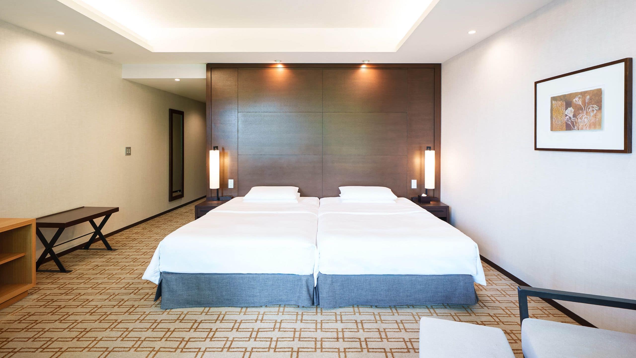 2 Twin Beds - Image 2