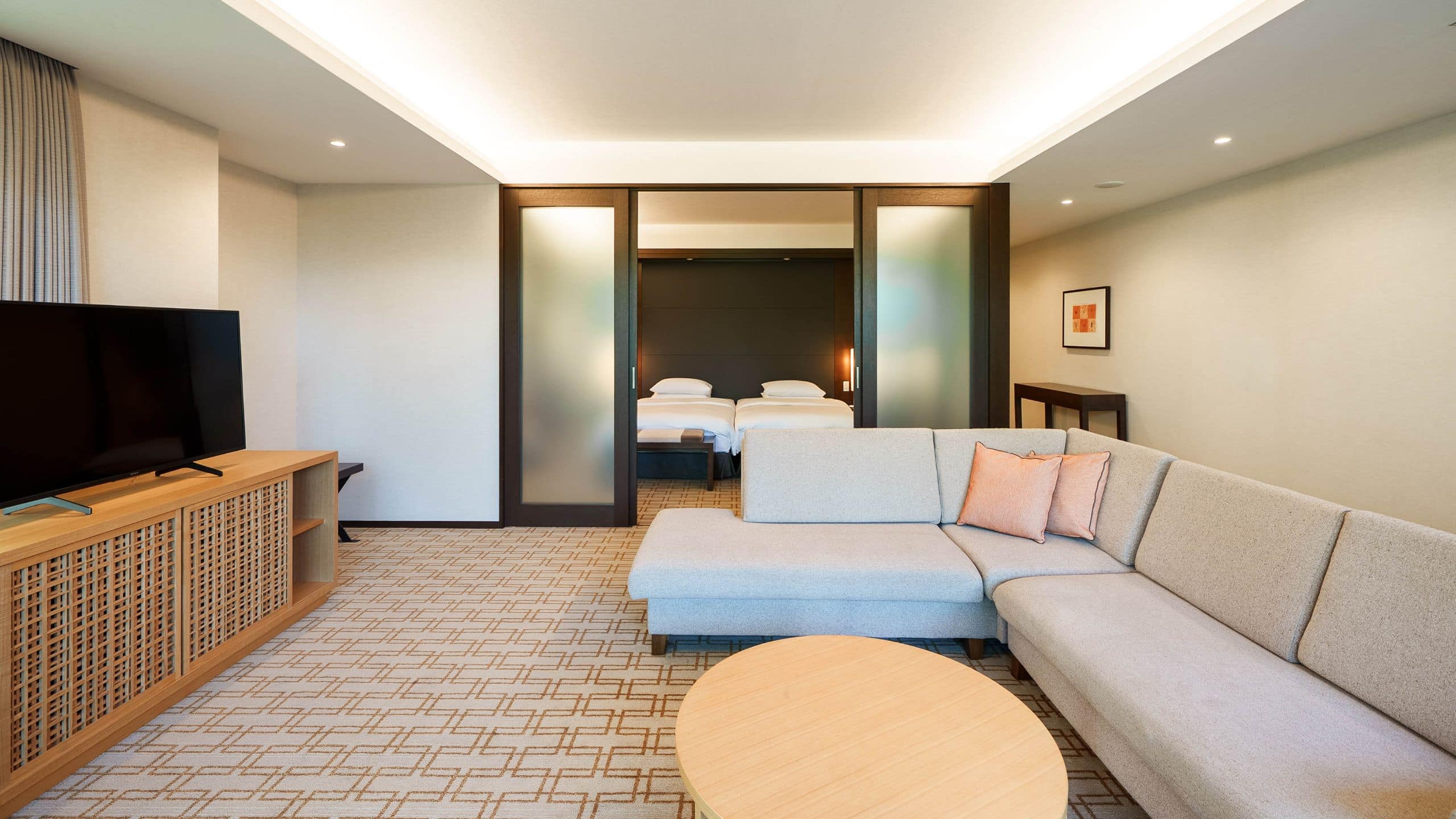 Executive Suite, 2 Twin Beds - Image 1