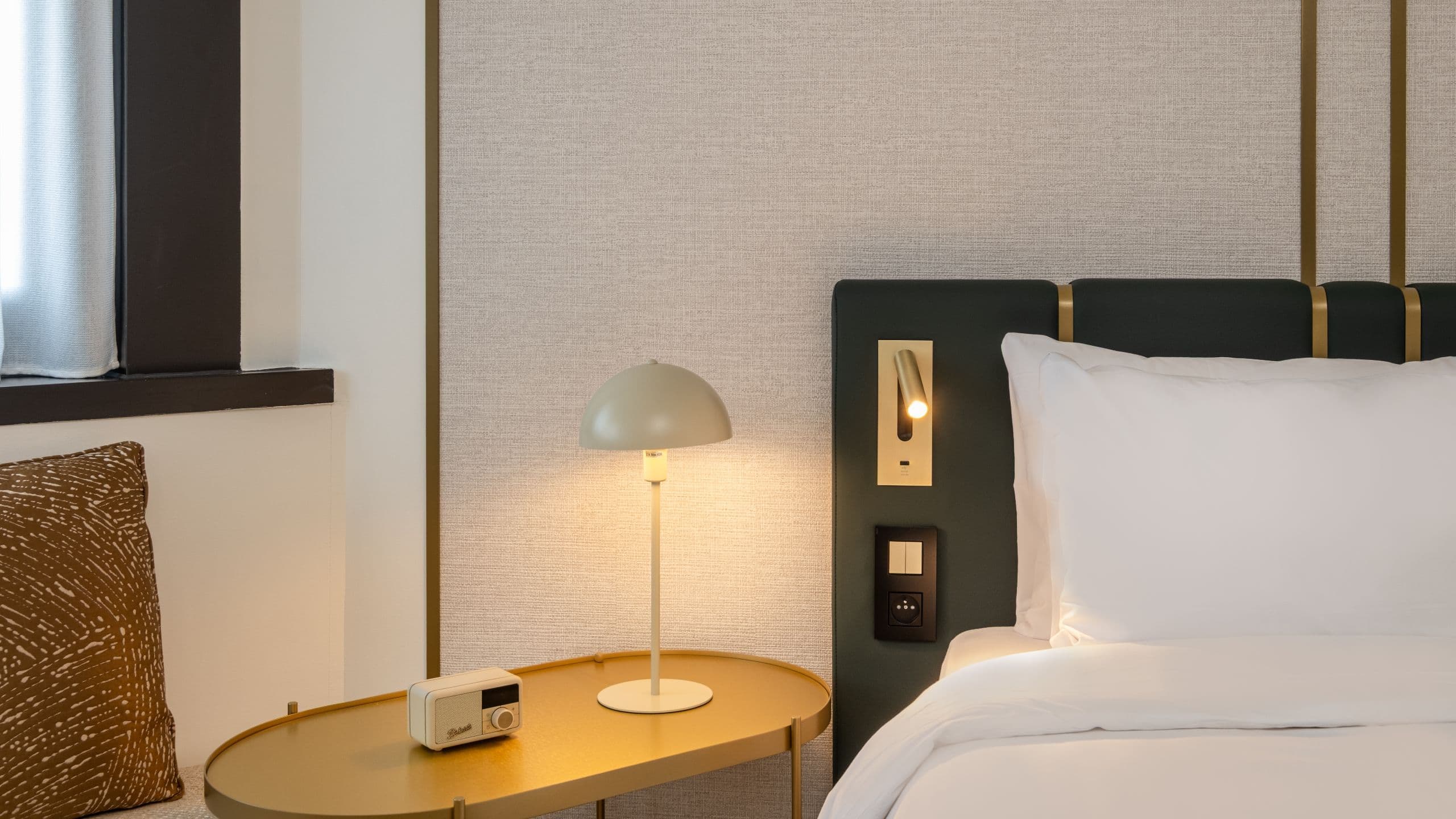 1 Queen Bed - Image 1