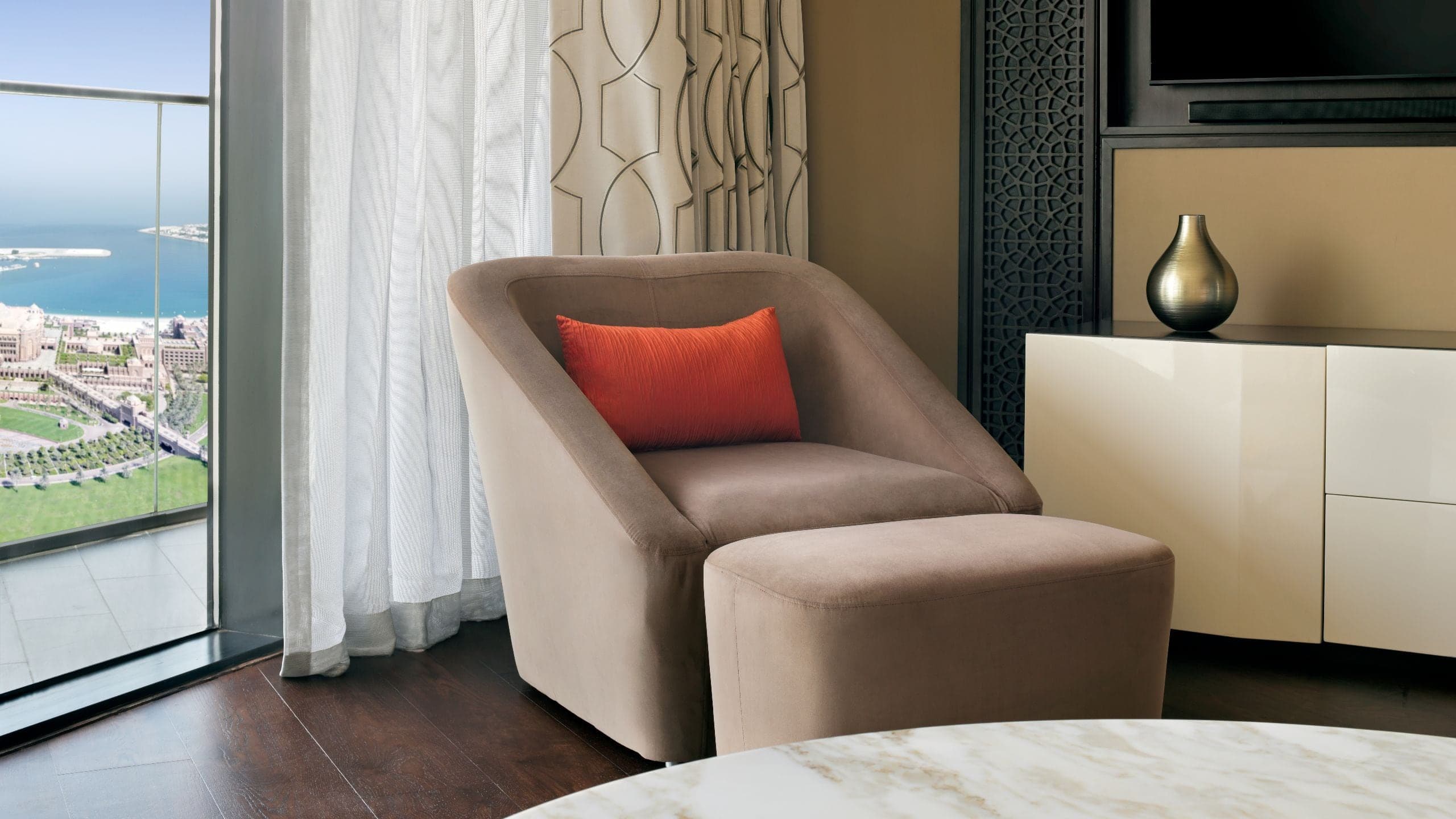 Grand Suite King With Balcony - Image 2