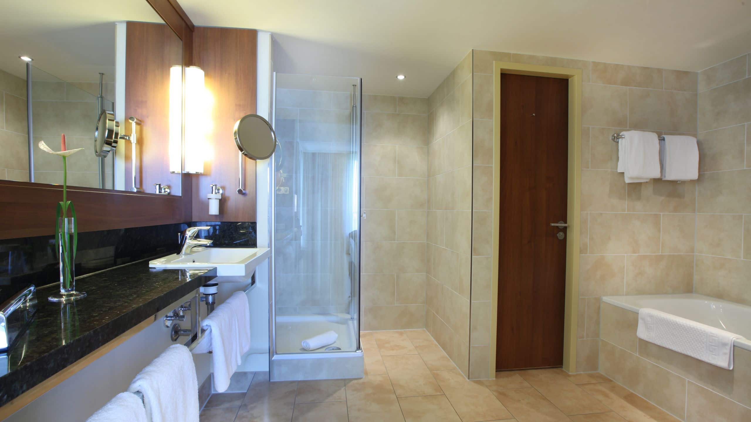 Balcony Suite - Image 6