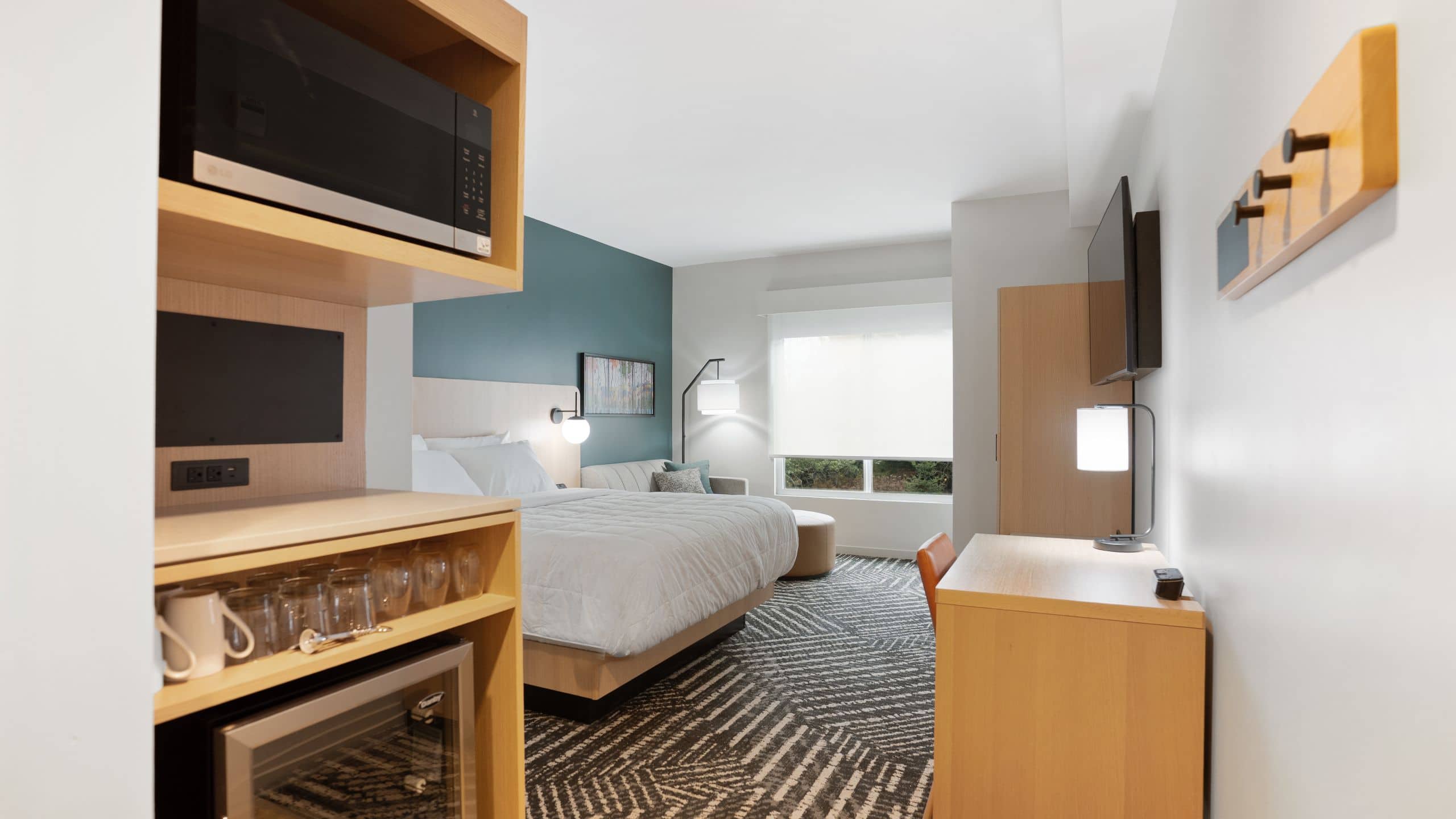 1 King Bed Den - Image 2