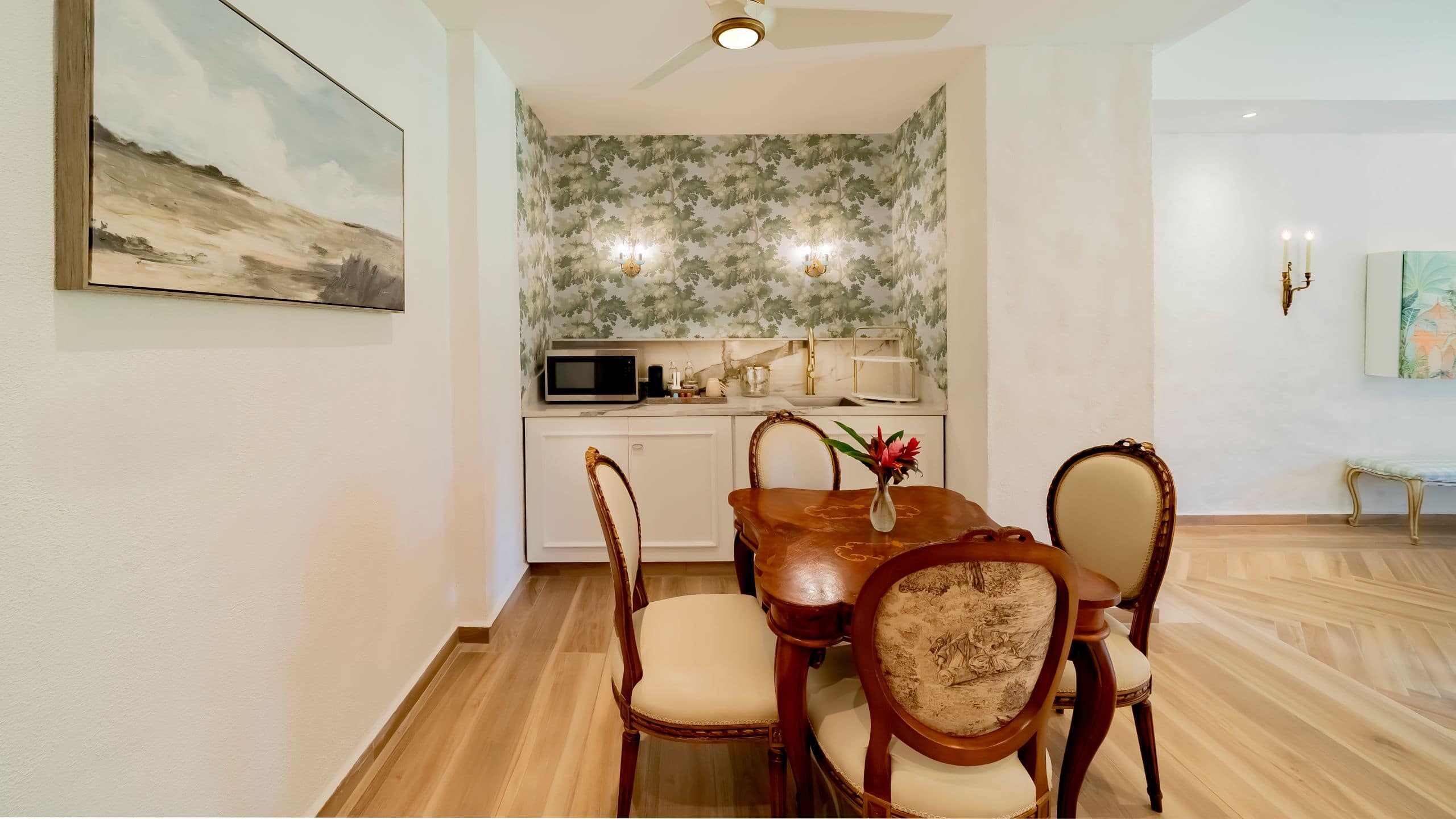 King Suite - Image 8