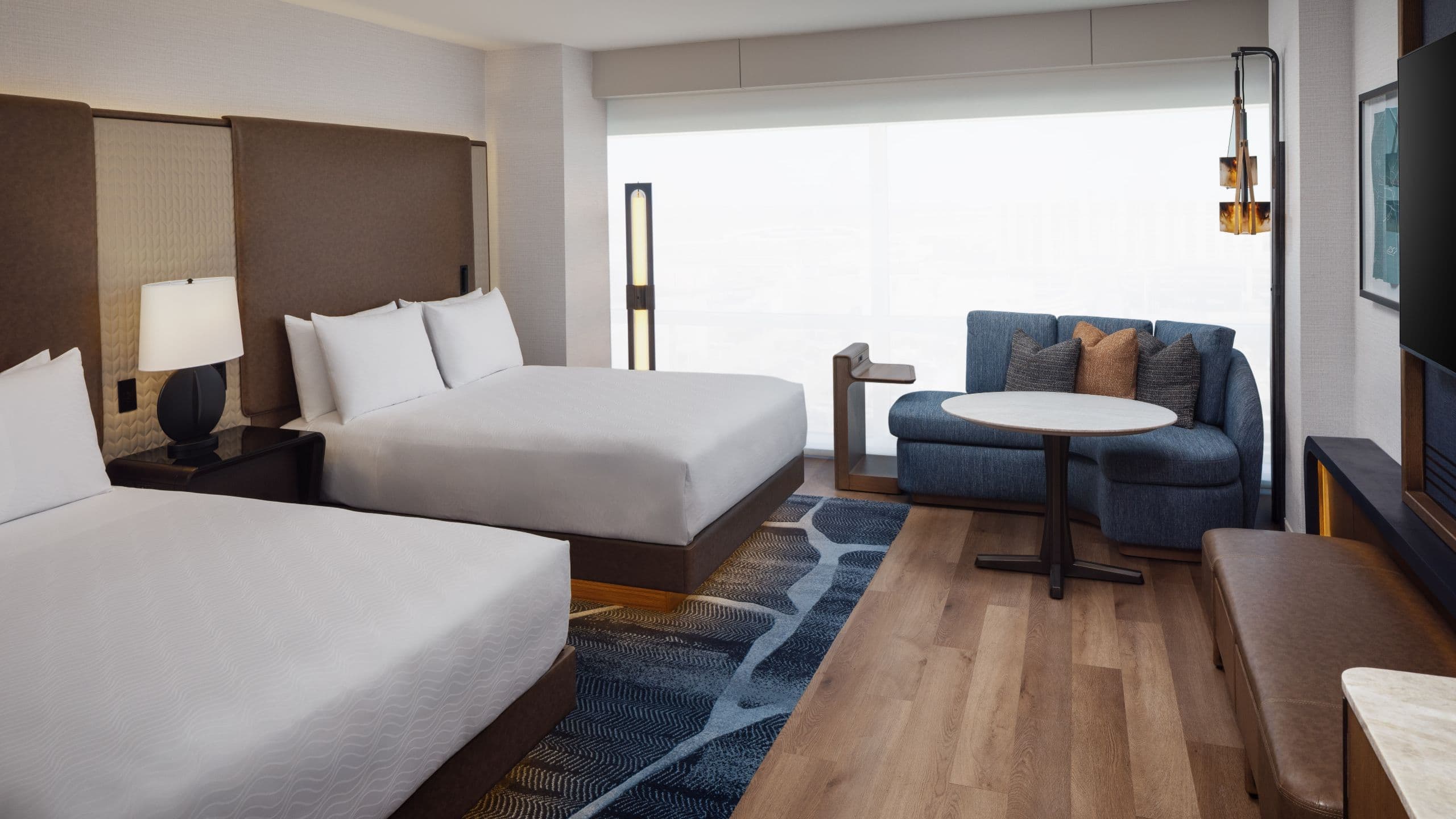 2 Queen Beds Accessible Shower - Image 1