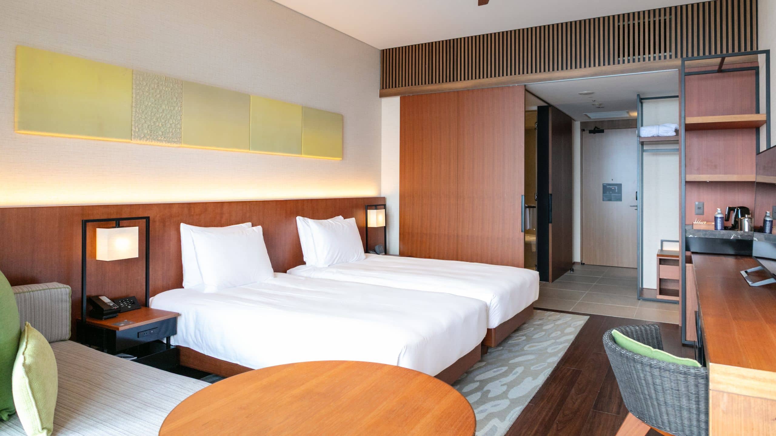 2 Twin Beds - Image 3