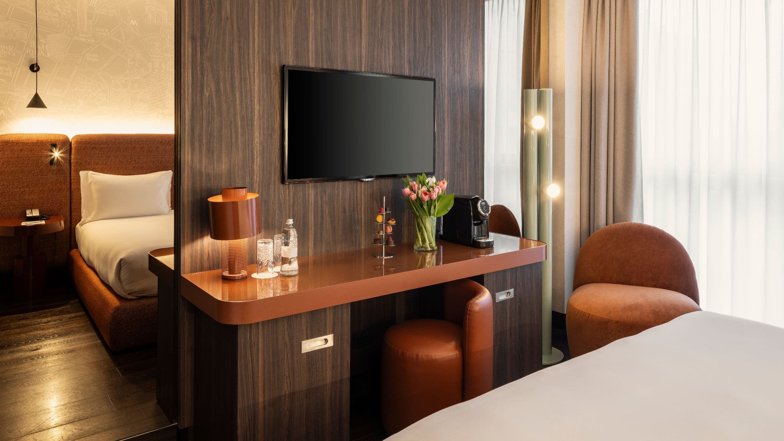 1 King Bed - Image 4