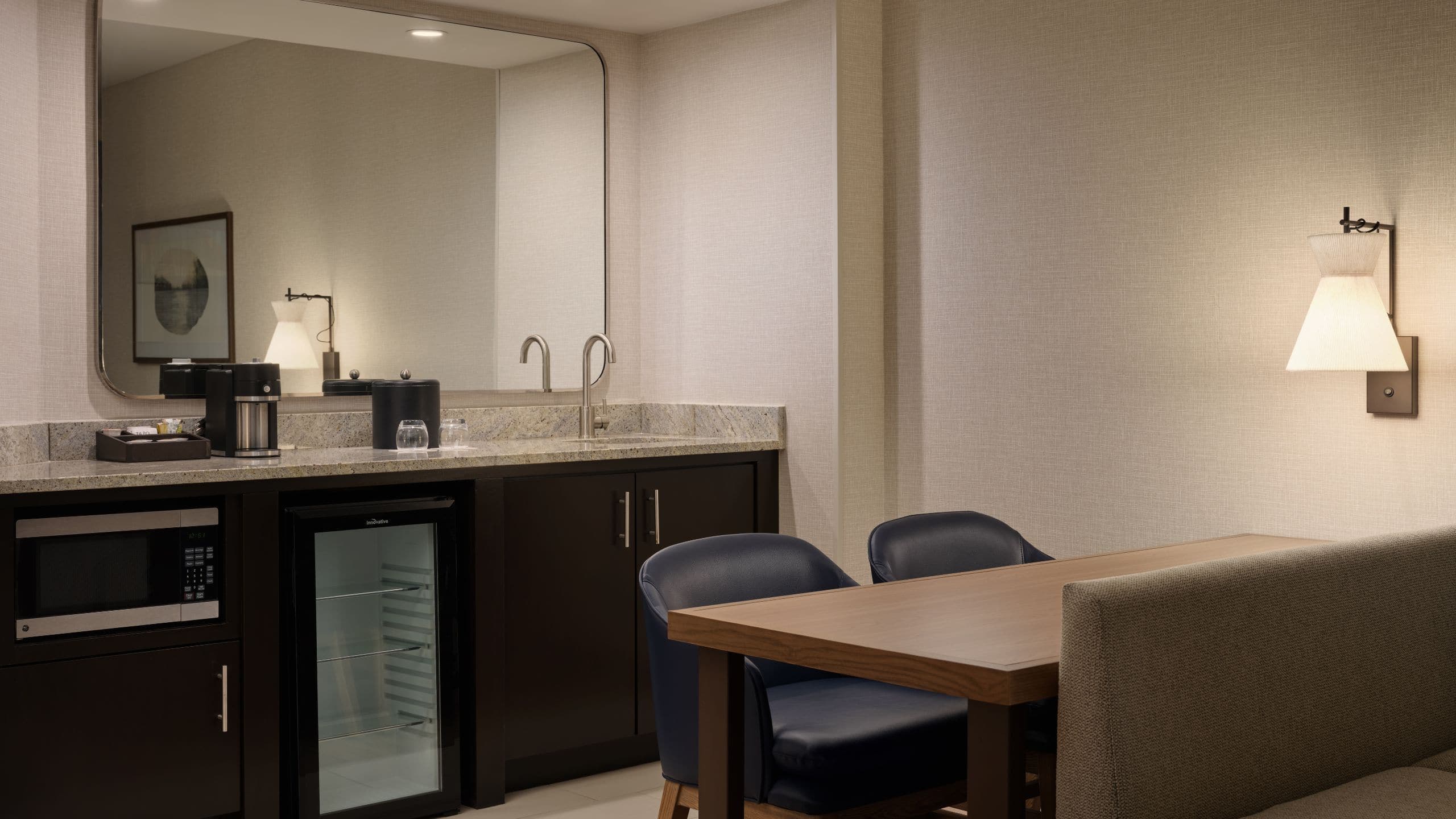 One King Suite - Image 6