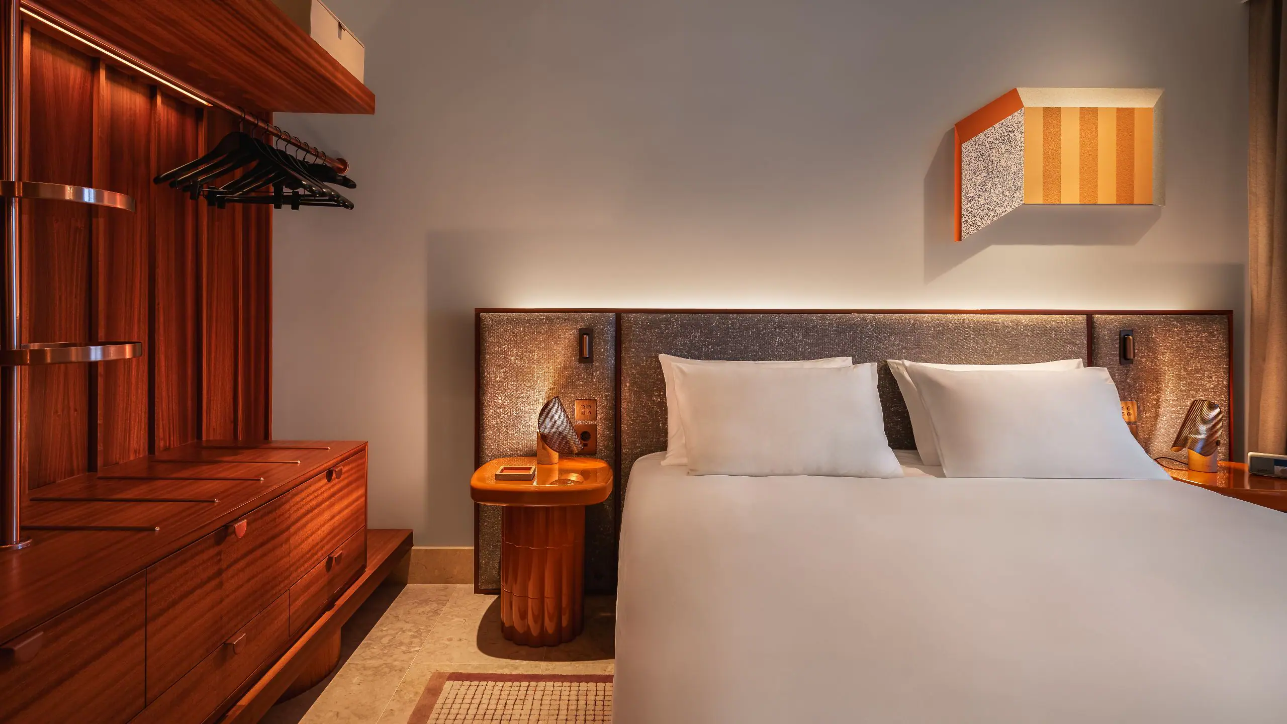 1 King Bed - Image 1