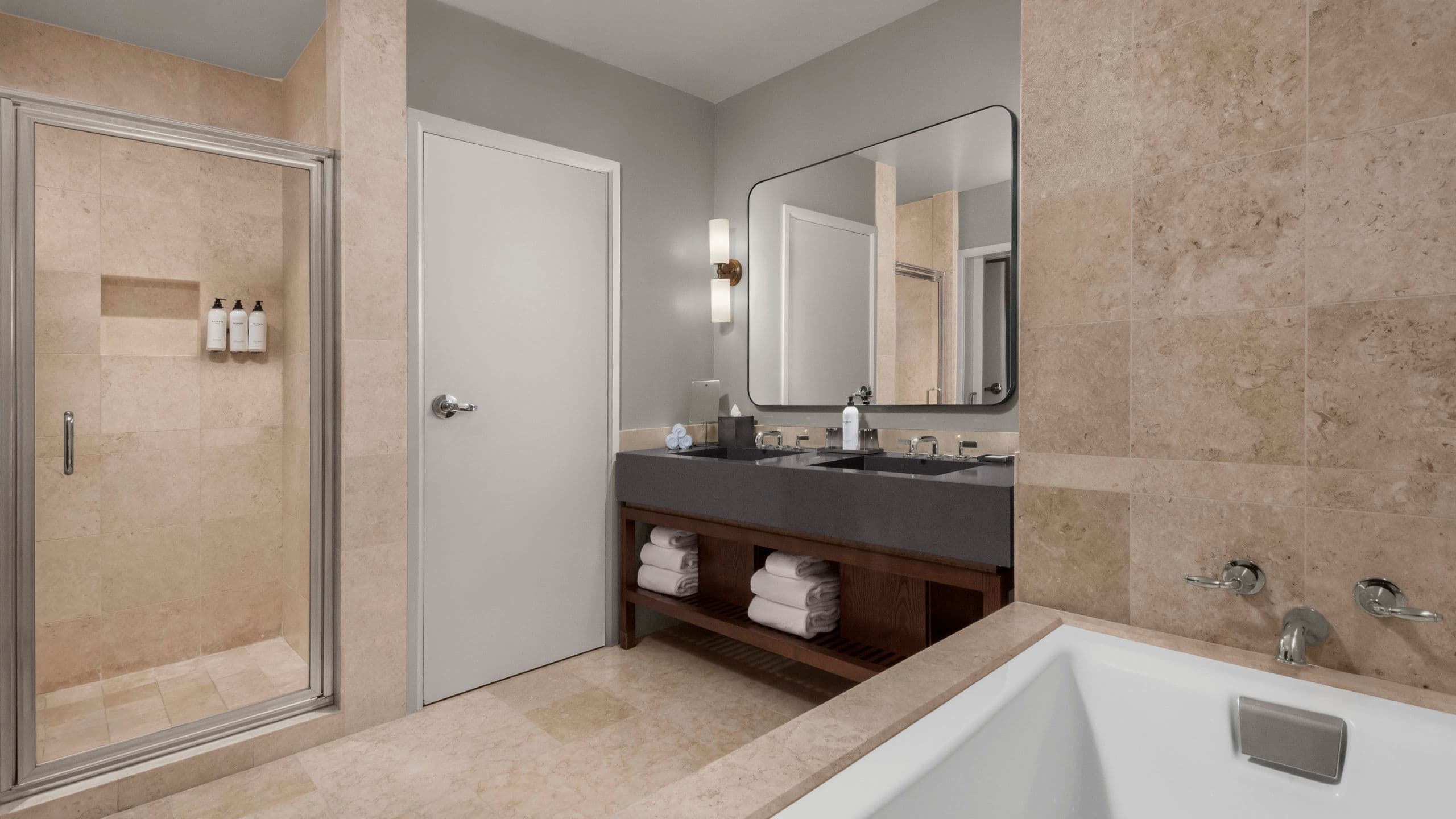 Champions Suite - Image 3