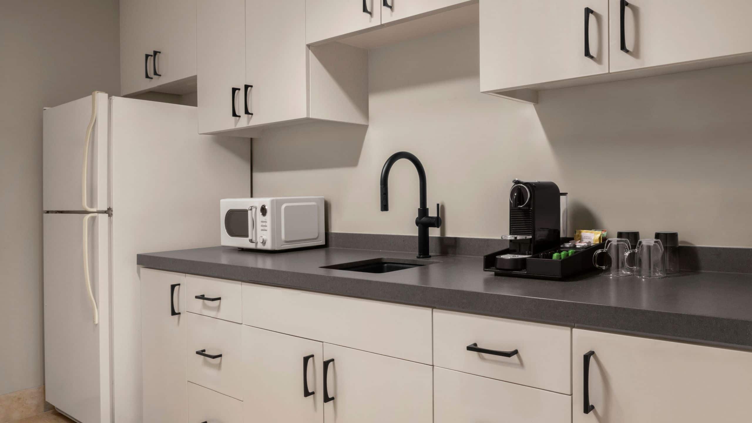 Champions Suite - Image 2