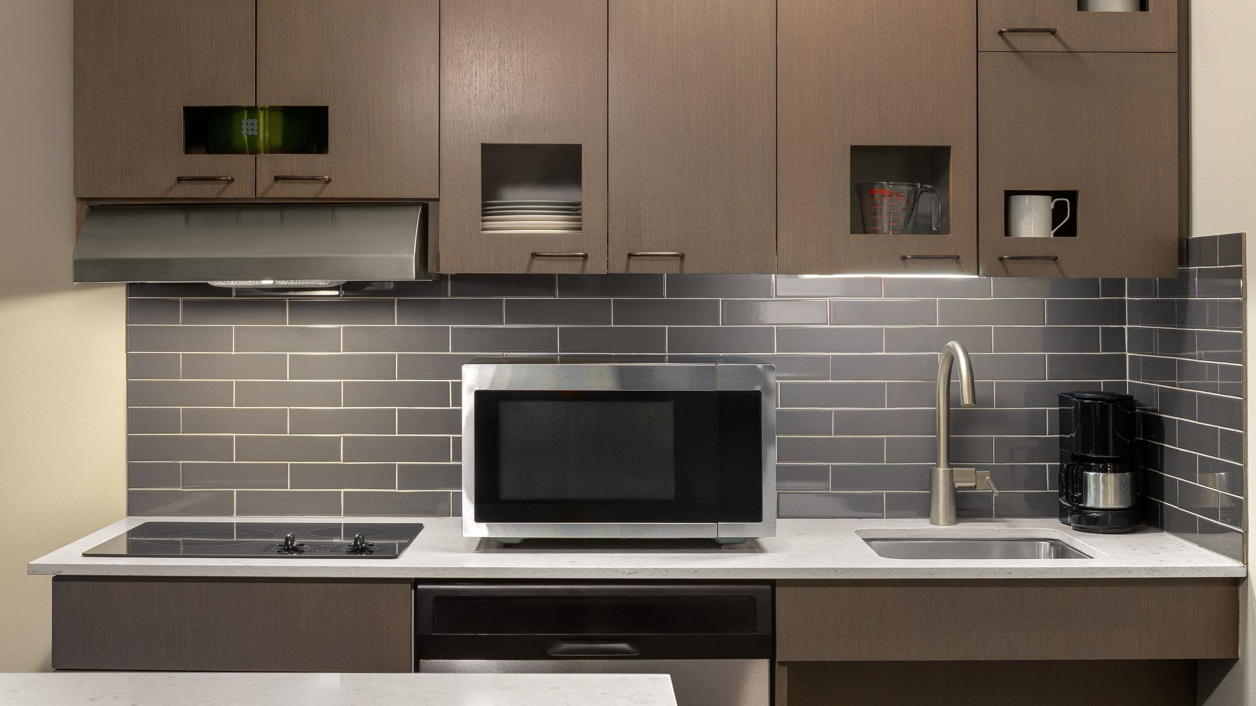 Accessible Studio King with Kitchen and Sofabed and Roll-In Shower - Image 2