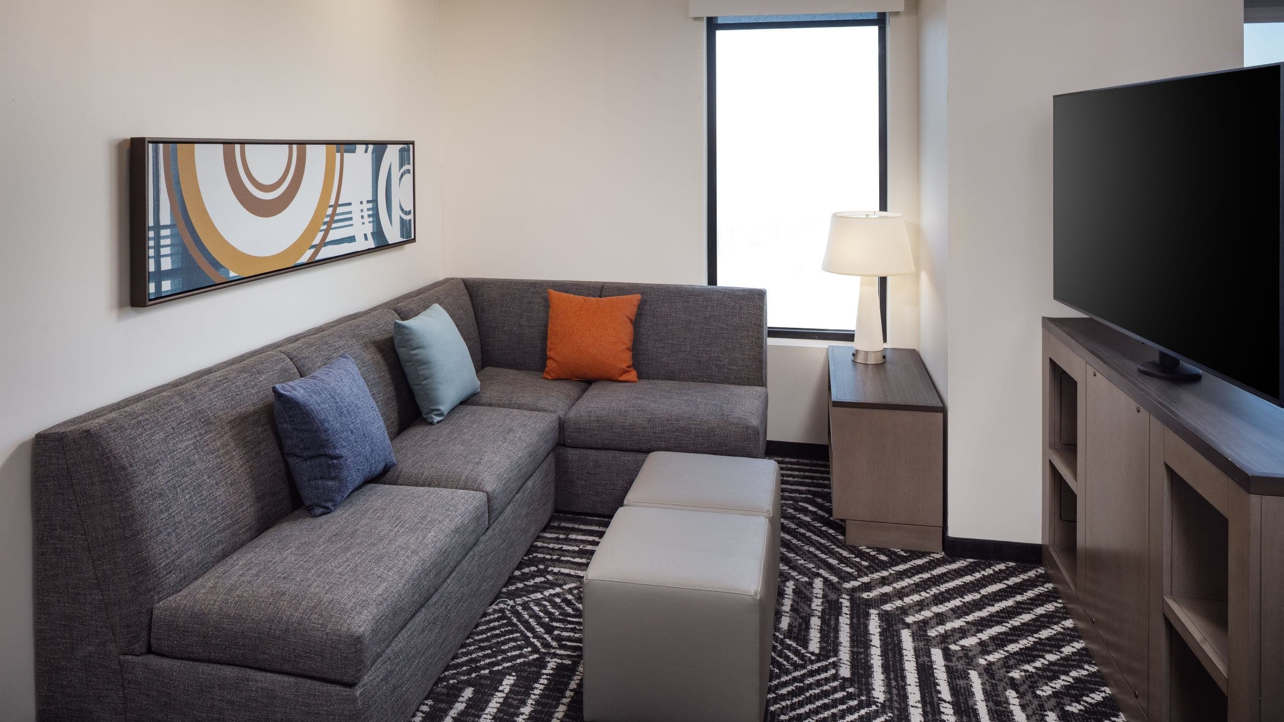 Accessible | Den Guestroom / Tub King Bed - Image 2