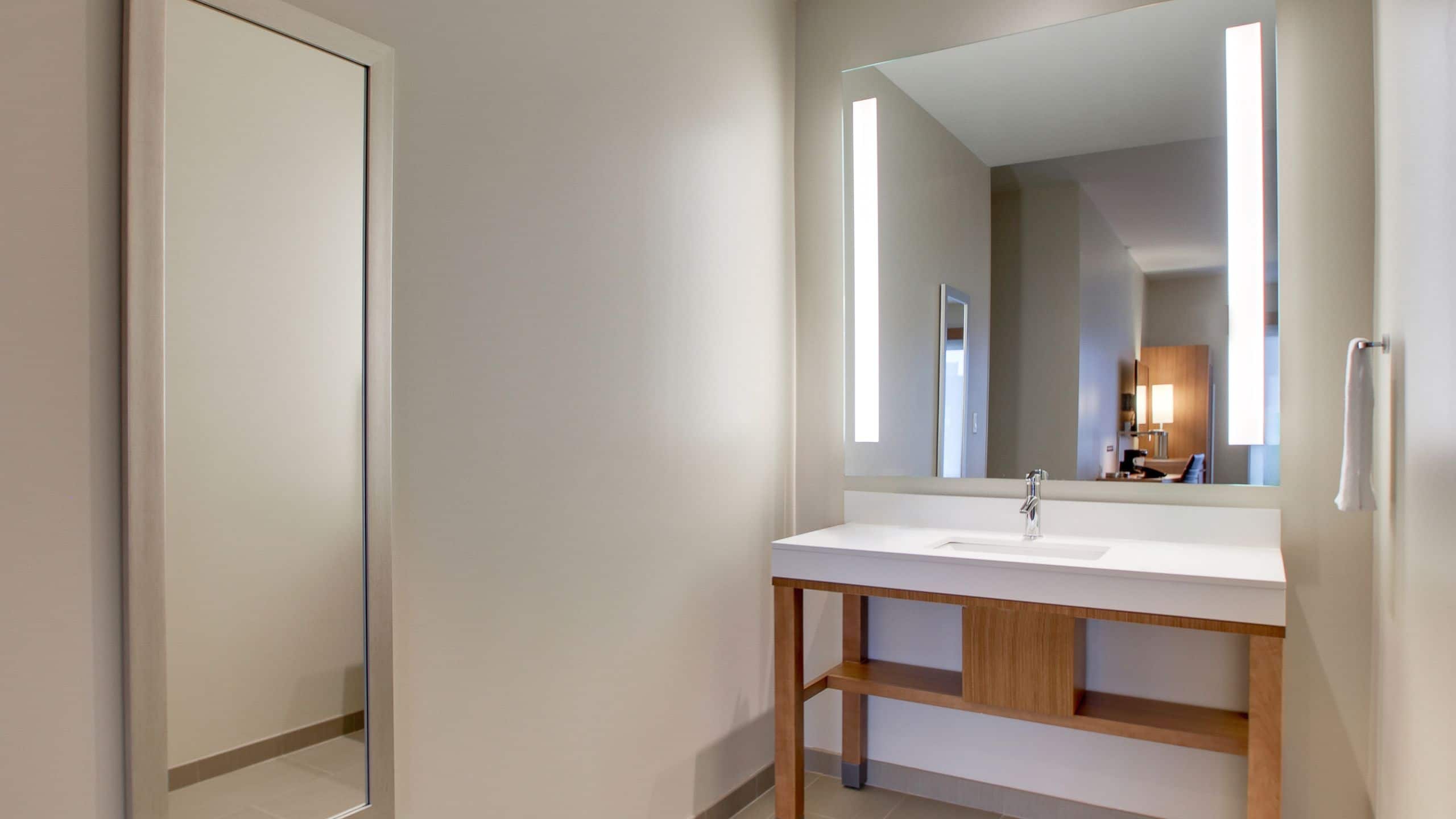 Hyatt Place Milwaukee Downtown - Image 5