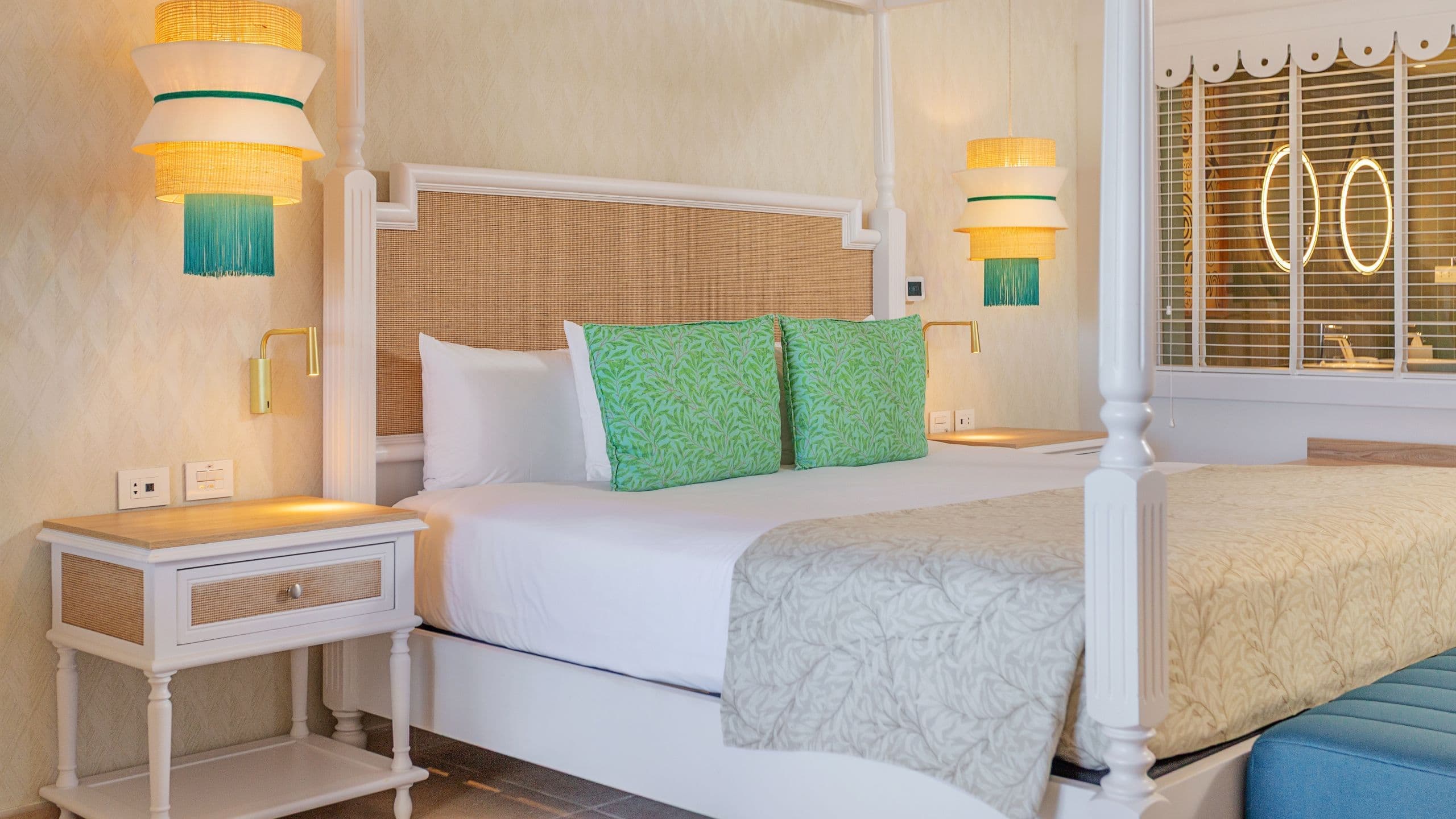 1 King Bed Deluxe Junior Suite - Image 5